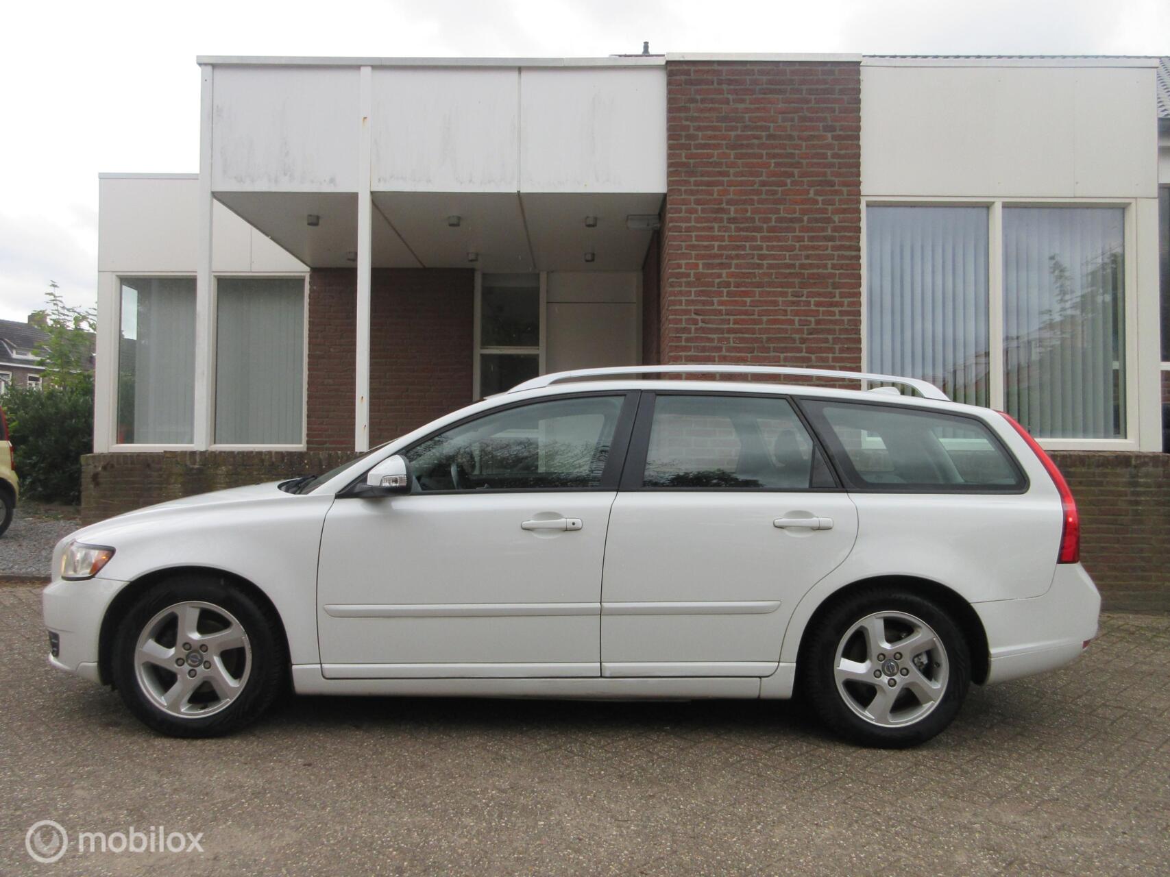 Volvo V50 1.6 D2 S/S R-Design Pro Edition Diesel 329848 Km 2011 - voorkant