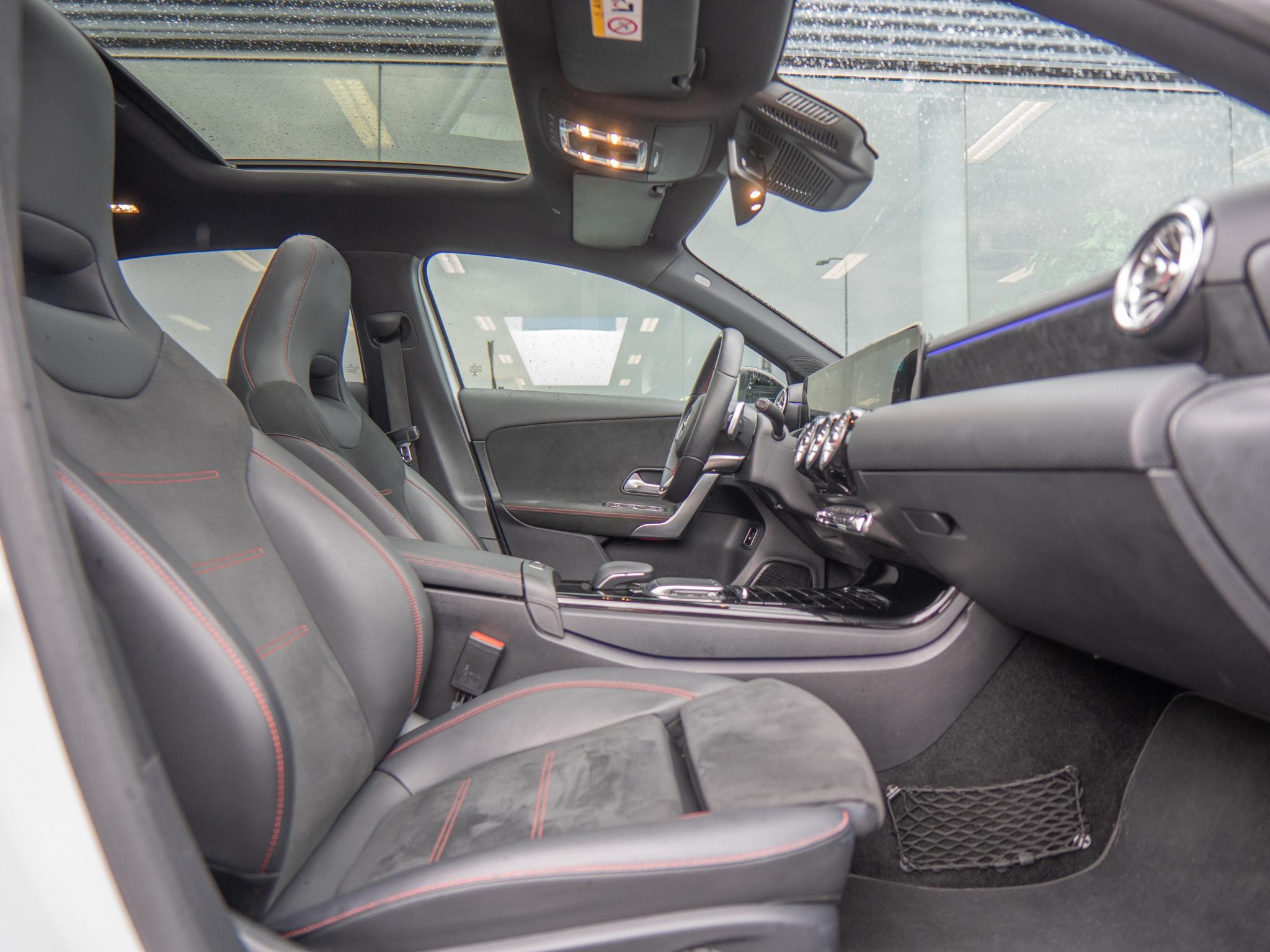 Foto van Mercedes-Benz A 250 E