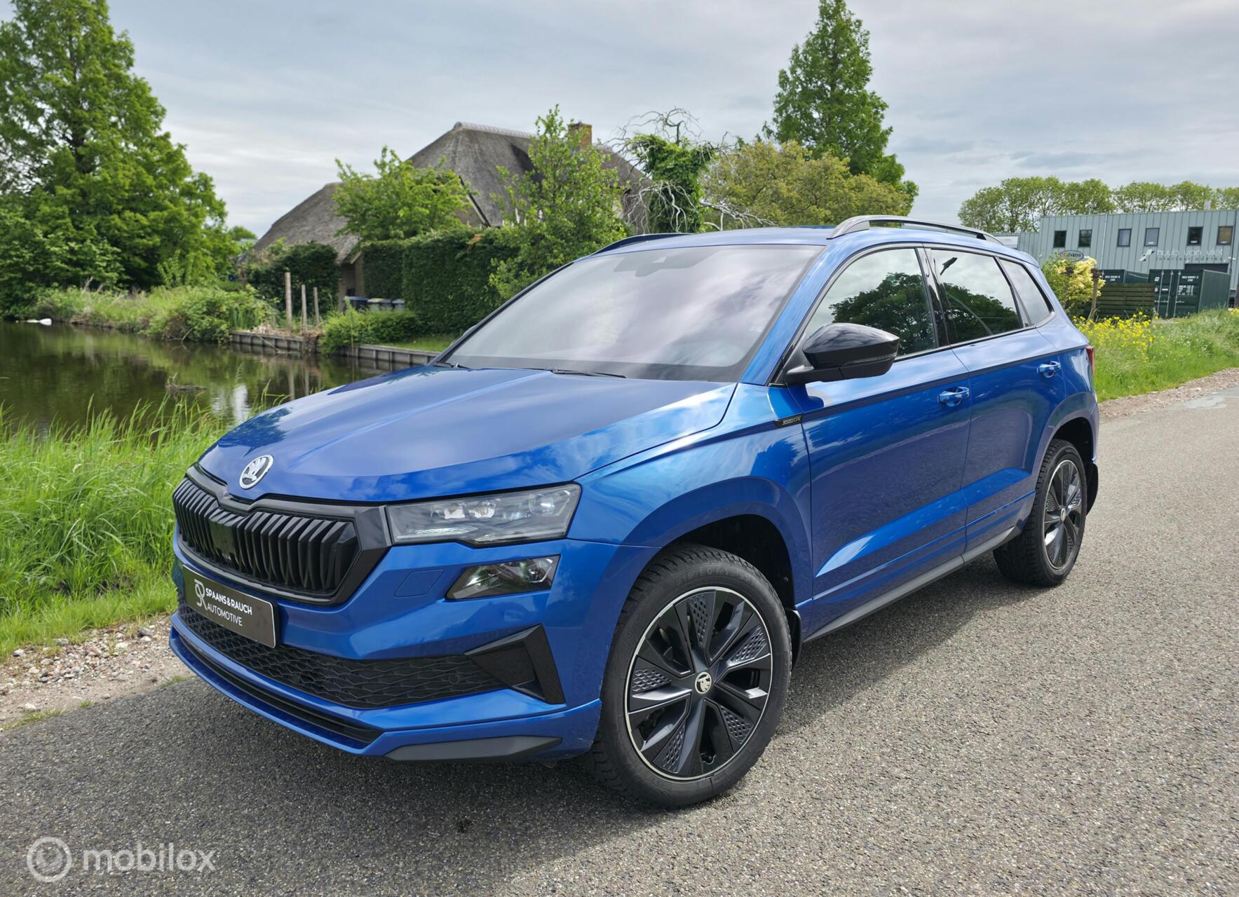 Skoda Karoq 1.5 TSI ACT Sportline / Trekh. / Carplay / Luxe 2024 - voorkant