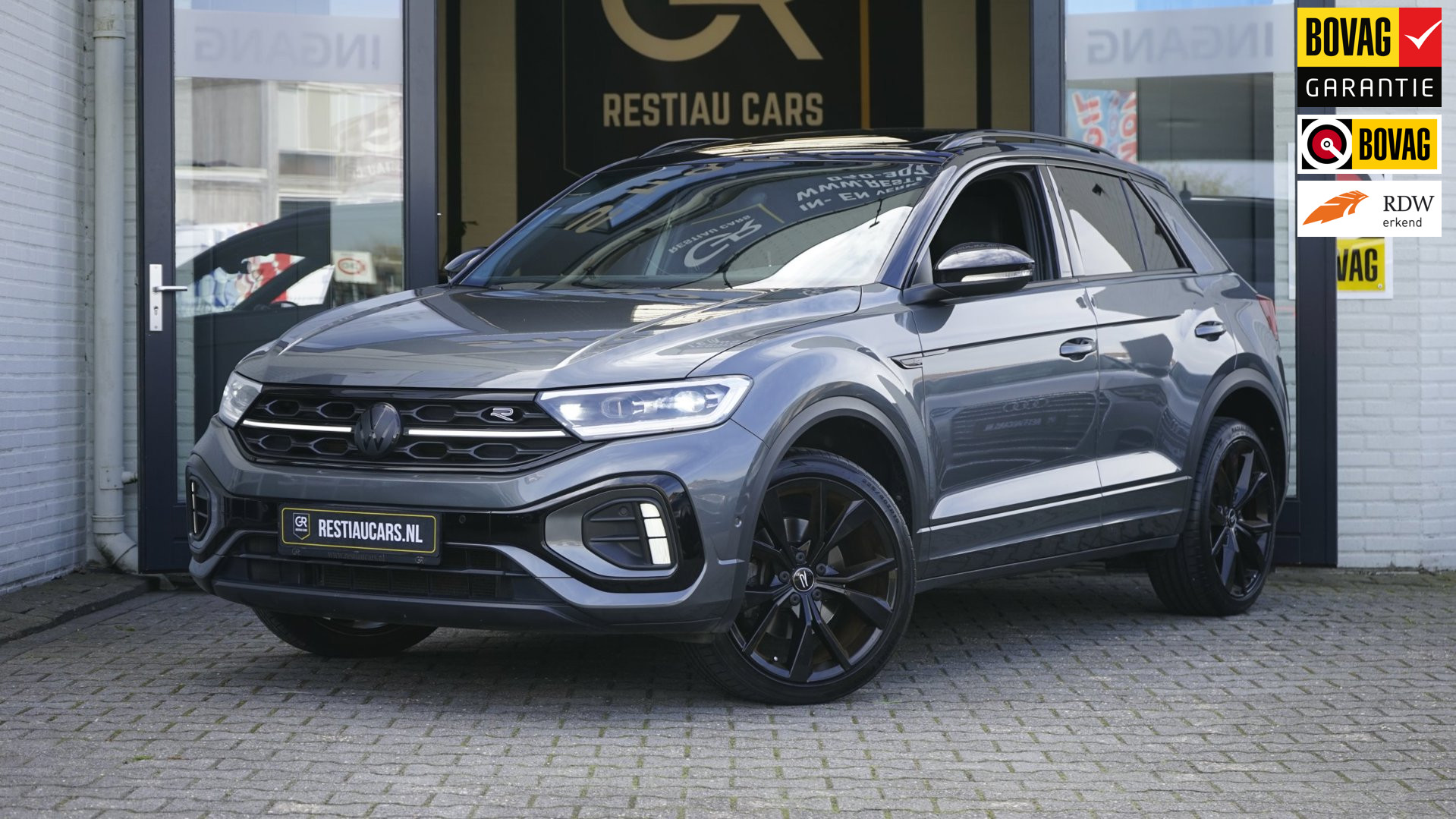 Volkswagen T-roc R-Line 1.5 TSI BLACK STYLE-AUTOMAAT-ACC-CAMERA-IQ LIGHT-KEYLESS-PANORAMA-VIRTUEEL 2022 - voorkant