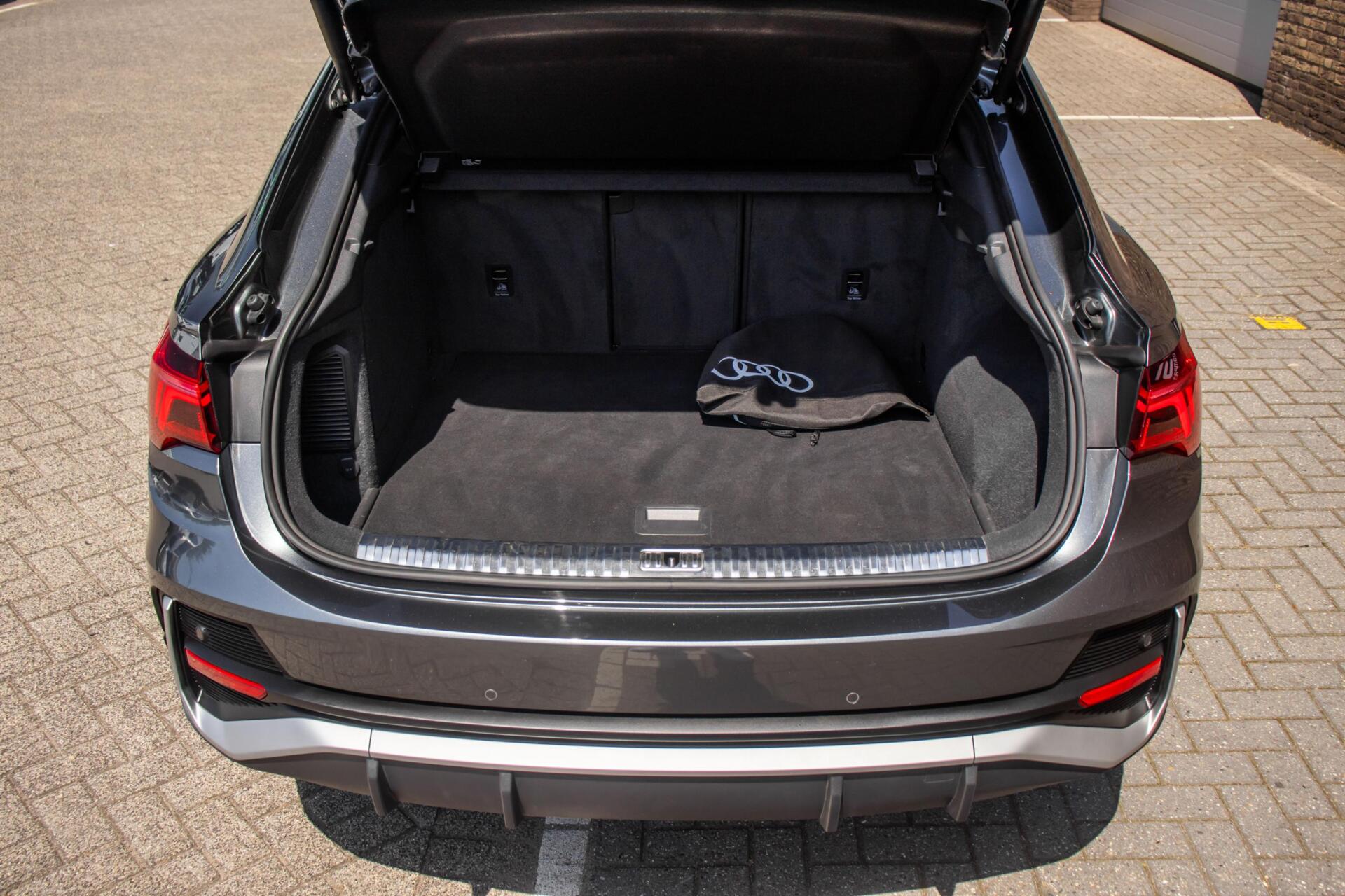 Foto van Audi Q3 Sportback E-tron