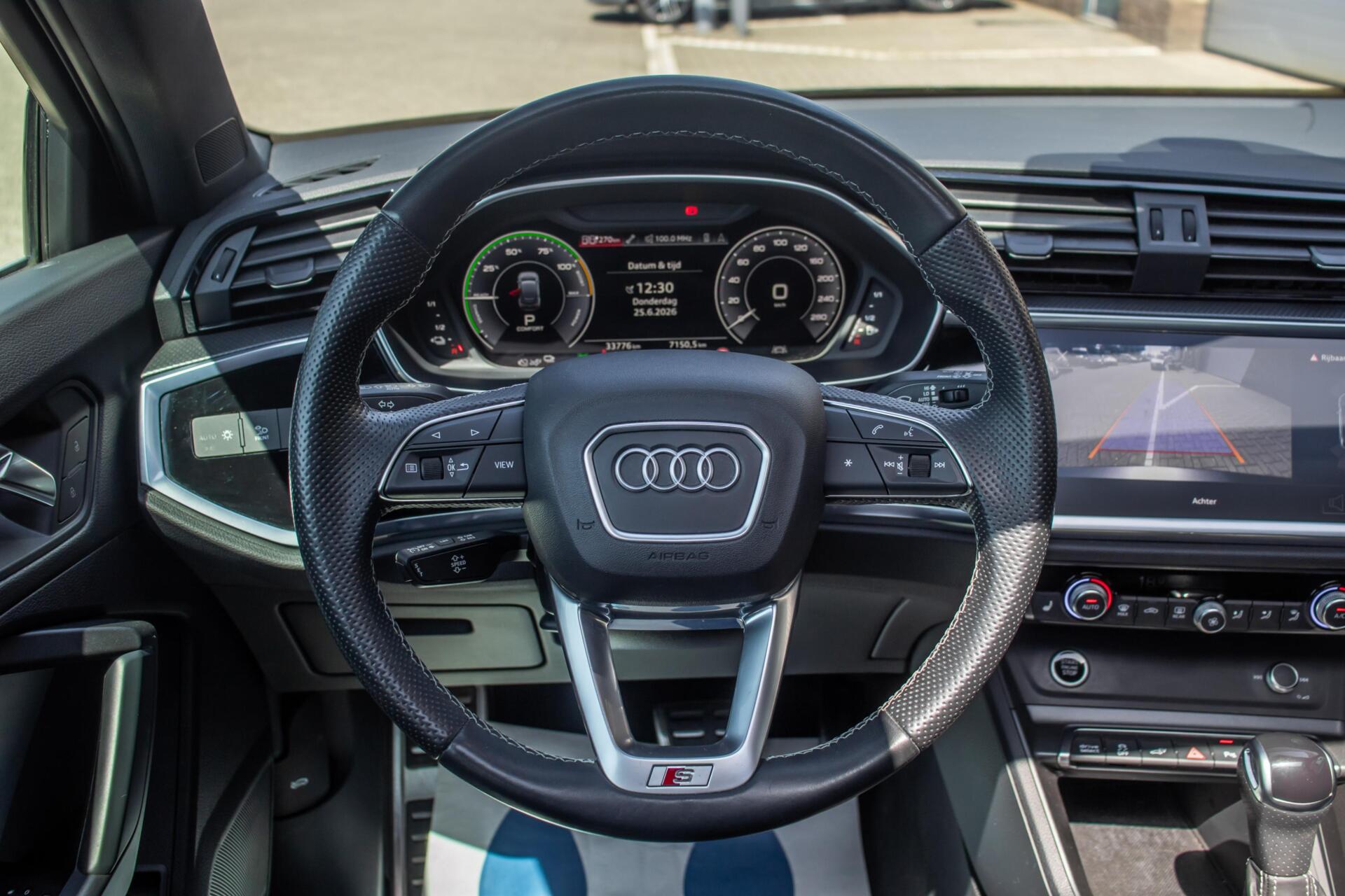 Foto van Audi Q3 Sportback E-tron