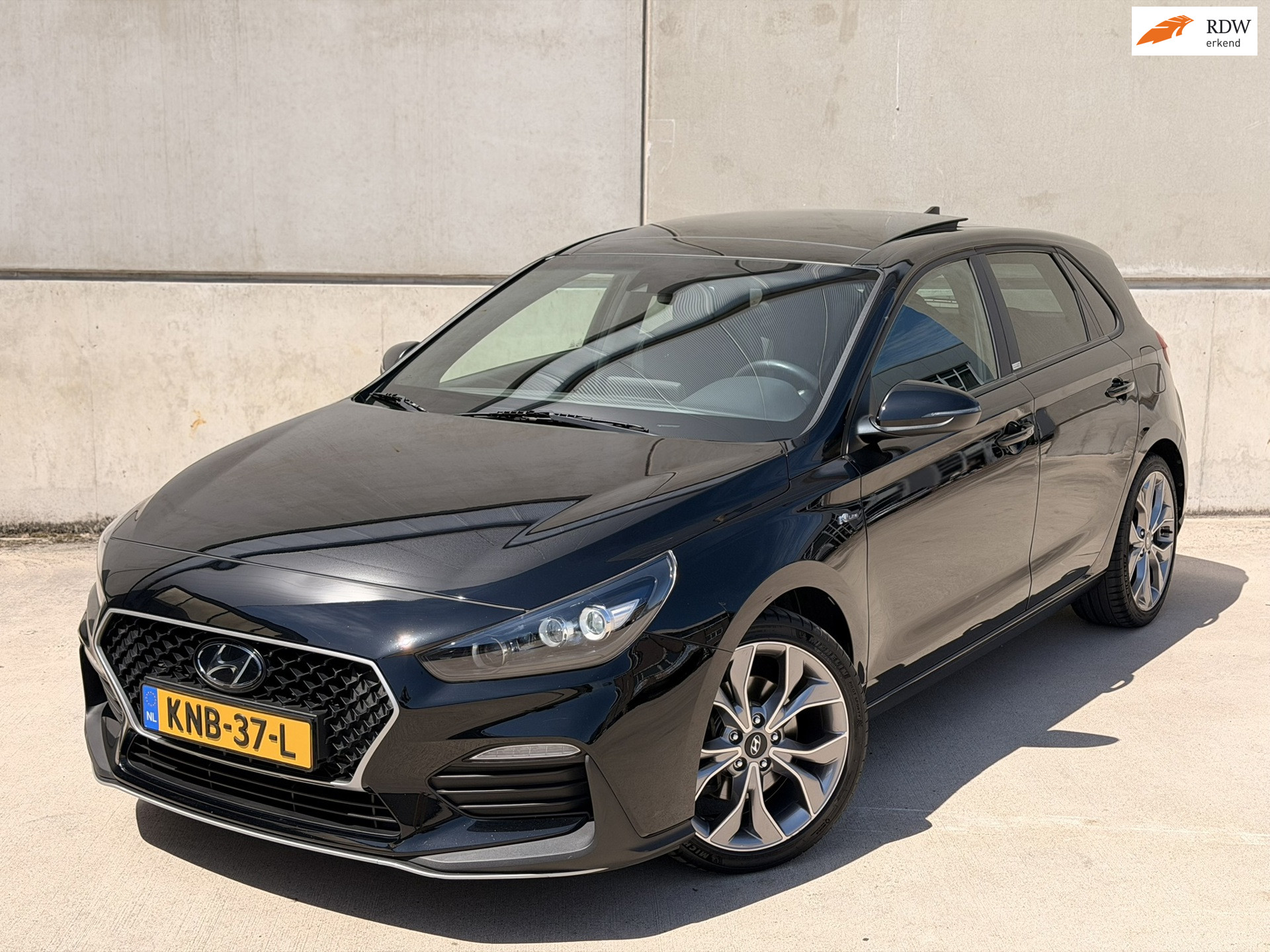 Hyundai I 30 1.4 T-GDI N Line Pano Camera CarPlay 18'' LED Keyless 2020 - voorkant