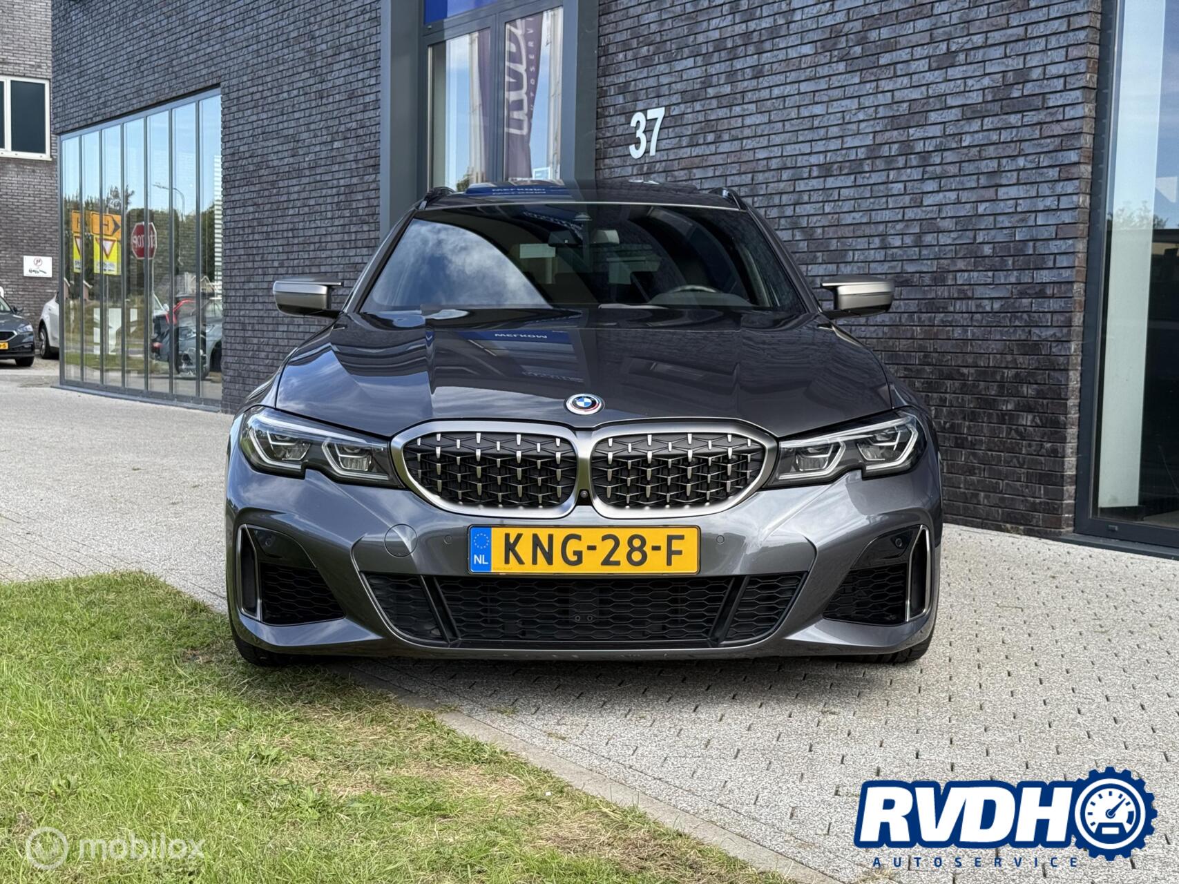Foto van BMW 330e