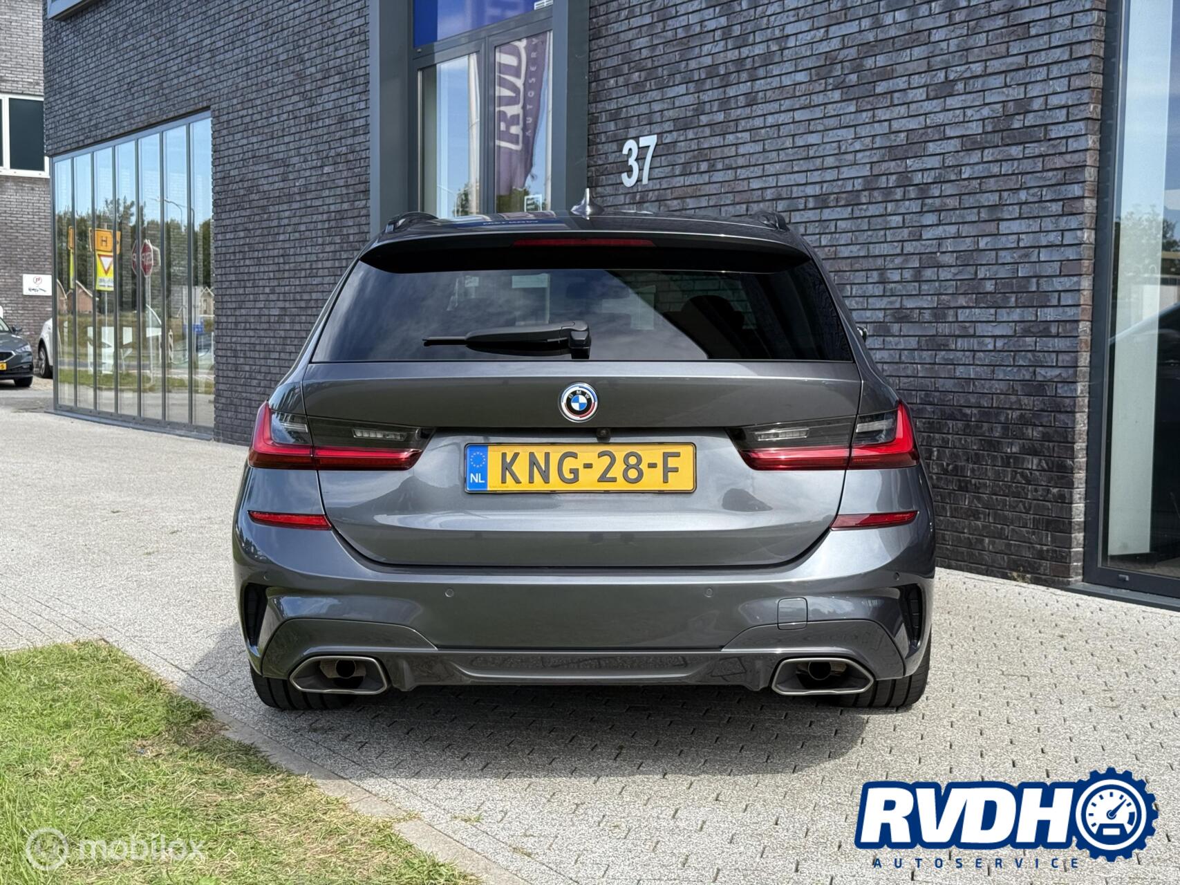 Foto van BMW 330e