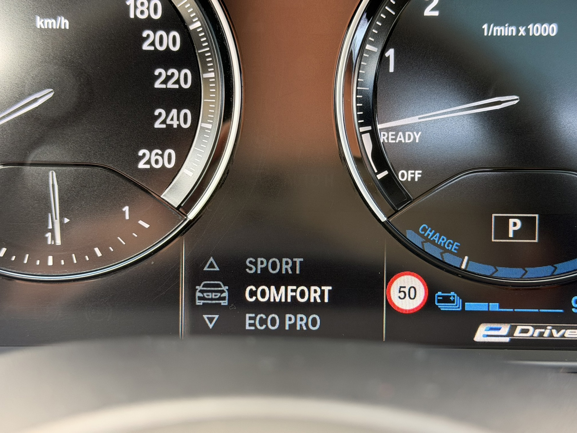 Foto van BMW X1 Xdrive25e