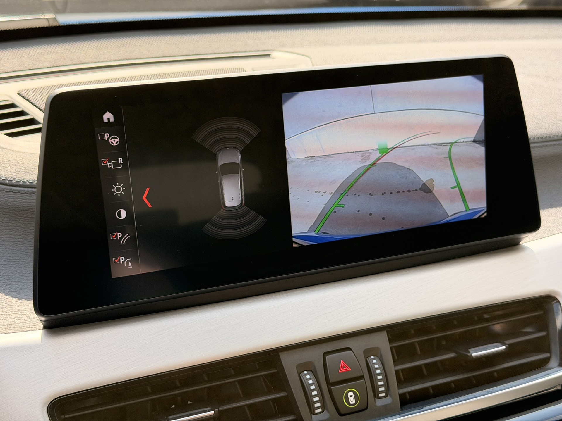 Foto van BMW X1 Xdrive25e
