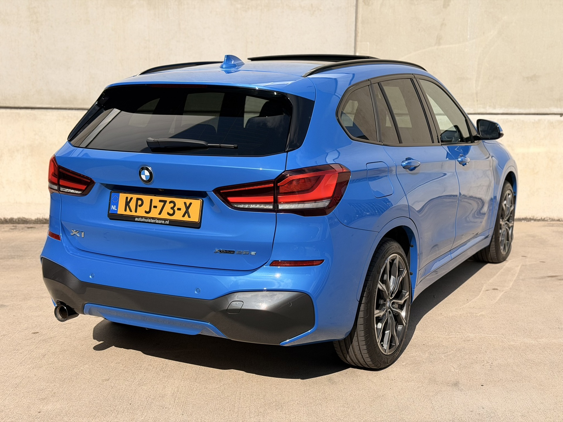 Foto van BMW X1 Xdrive25e