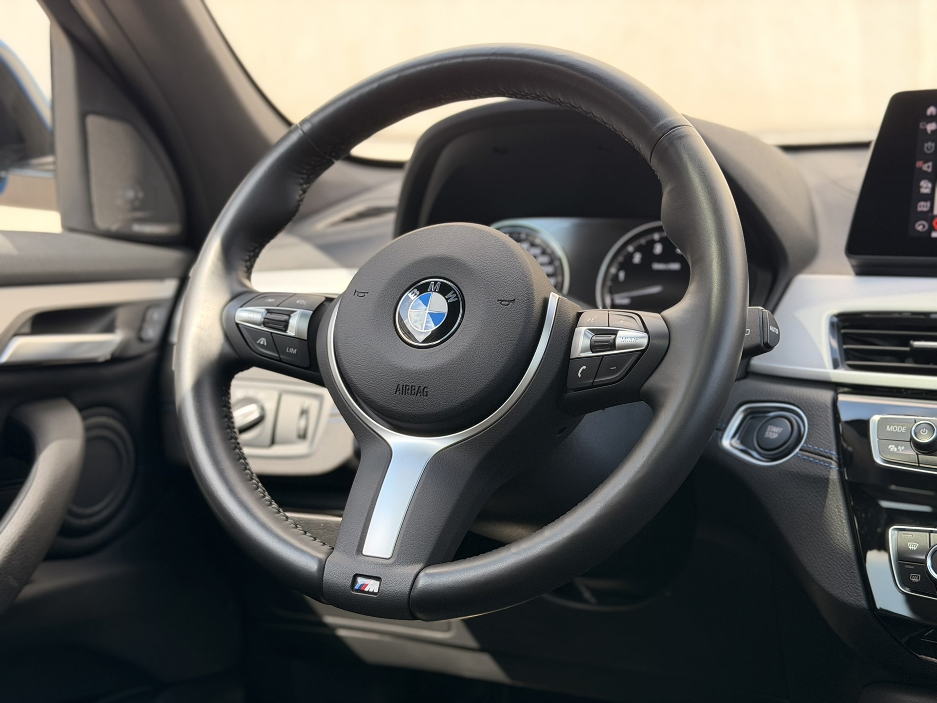 Foto van BMW X1 Xdrive25e
