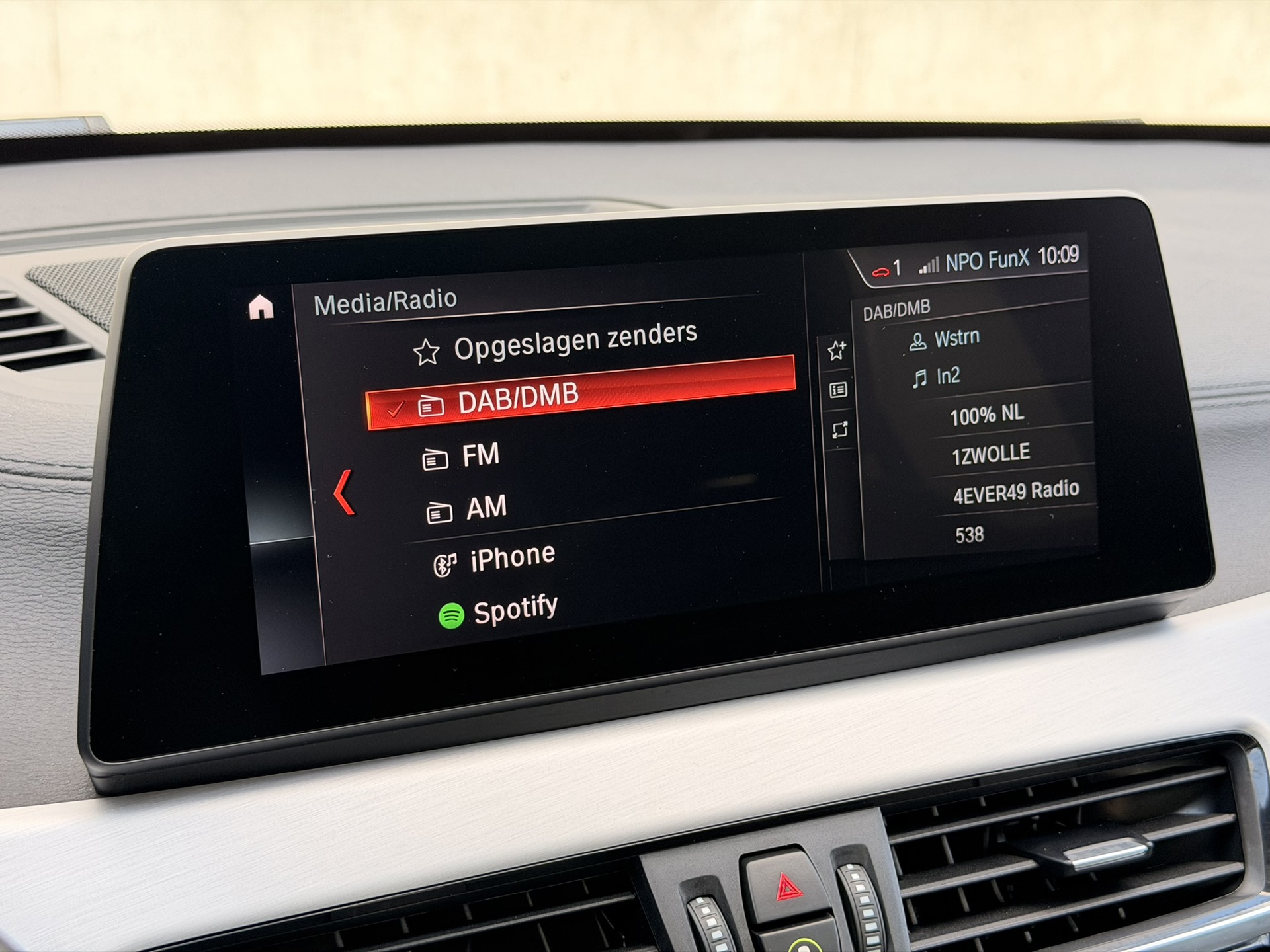 Foto van BMW X1 Xdrive25e