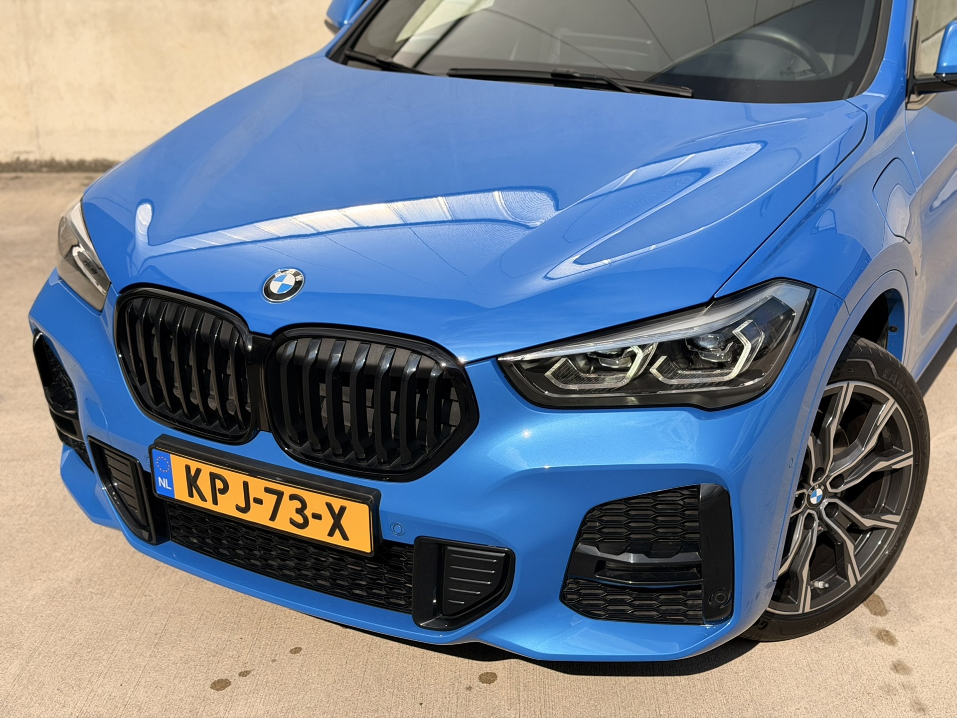 Foto van BMW X1 Xdrive25e