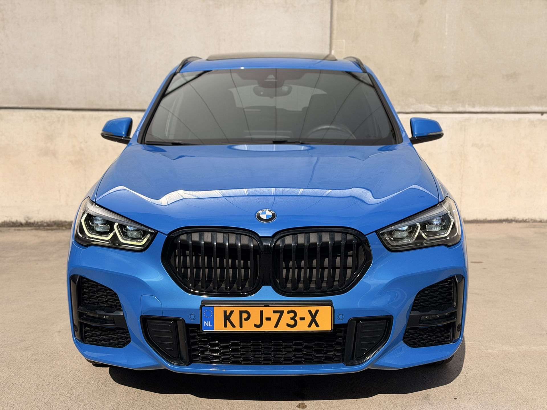 Foto van BMW X1 Xdrive25e
