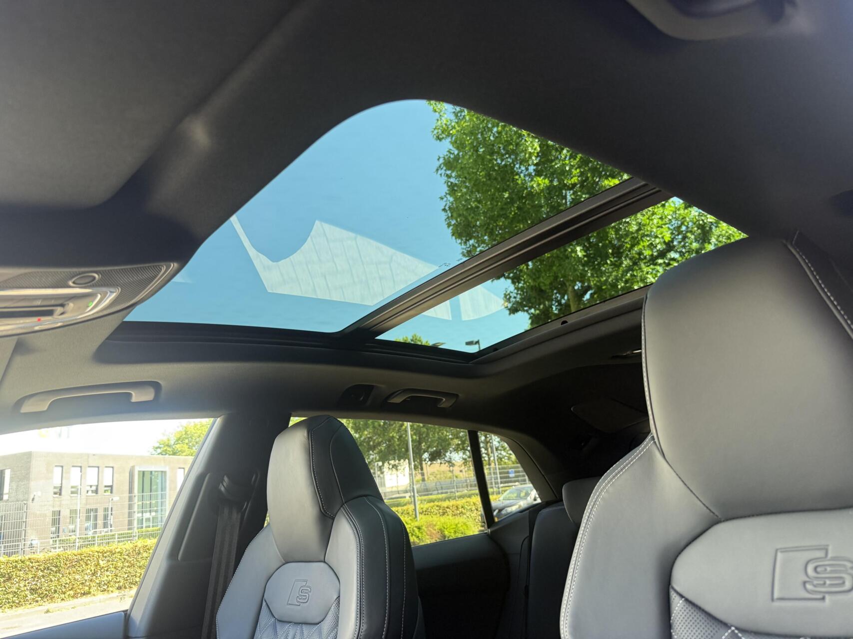Foto van Audi Q8 55 TFSI E