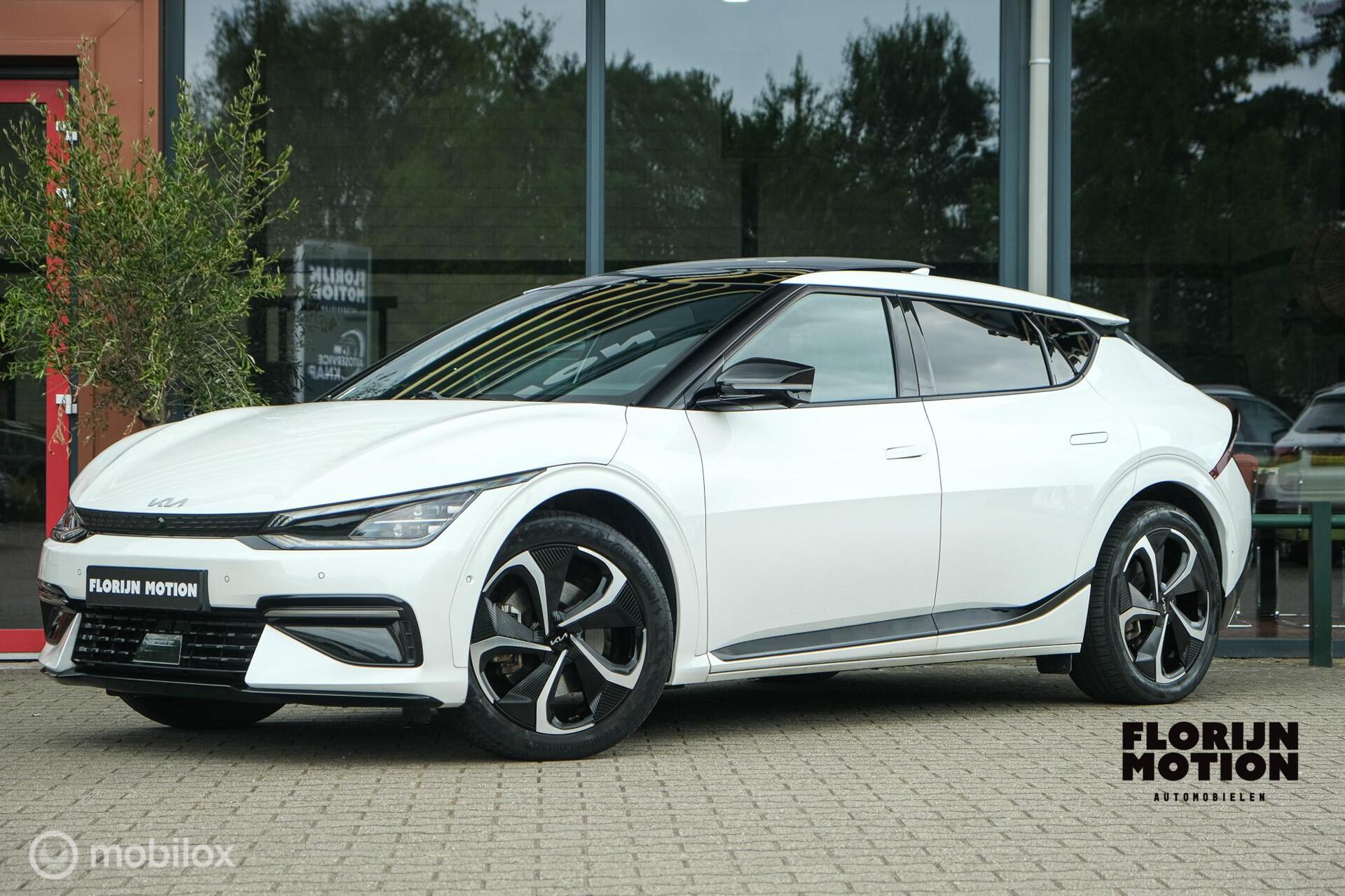 Kia Ev6 GT-Line 77.4 kWh | Pano | ACC | Stoelverwarming en ventilatie | LED | 360 camera | Stuurwielverwarming | Snow White Pearl | Memory SOH 100% 2023 - voorkant