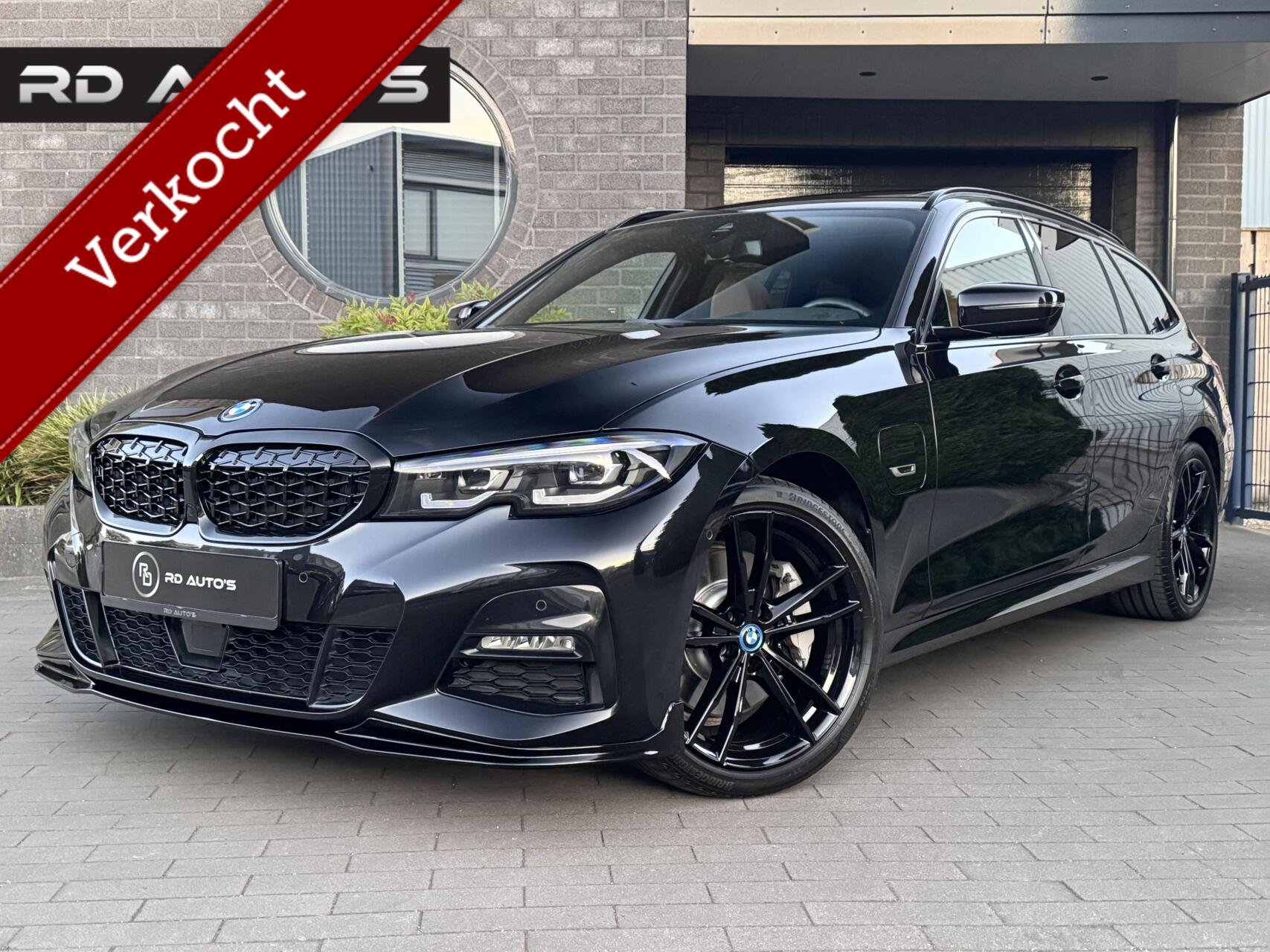 BMW 330e 330e M Sport Pano Trekhaak Hud 1e Eigenaar Carplay 2022 - voorkant