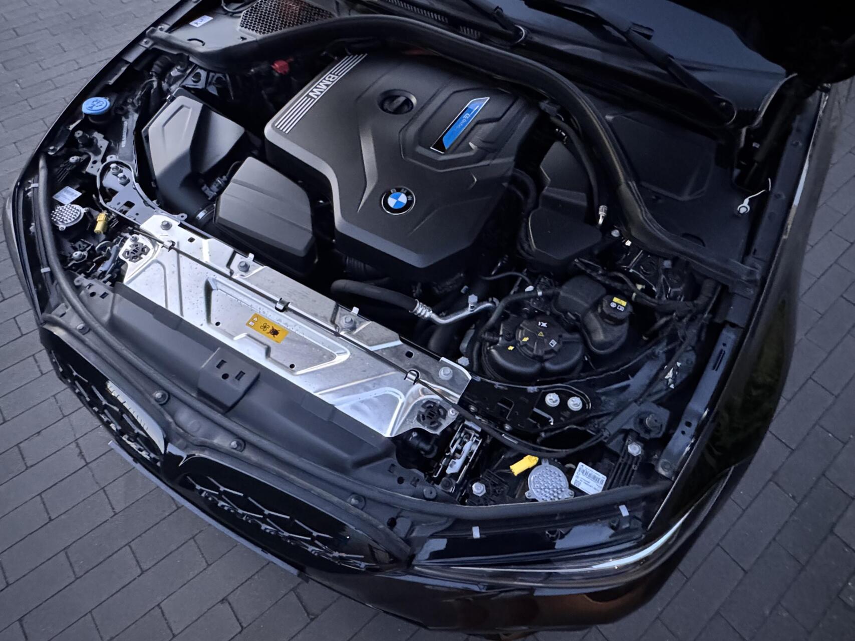 Foto van BMW 330e