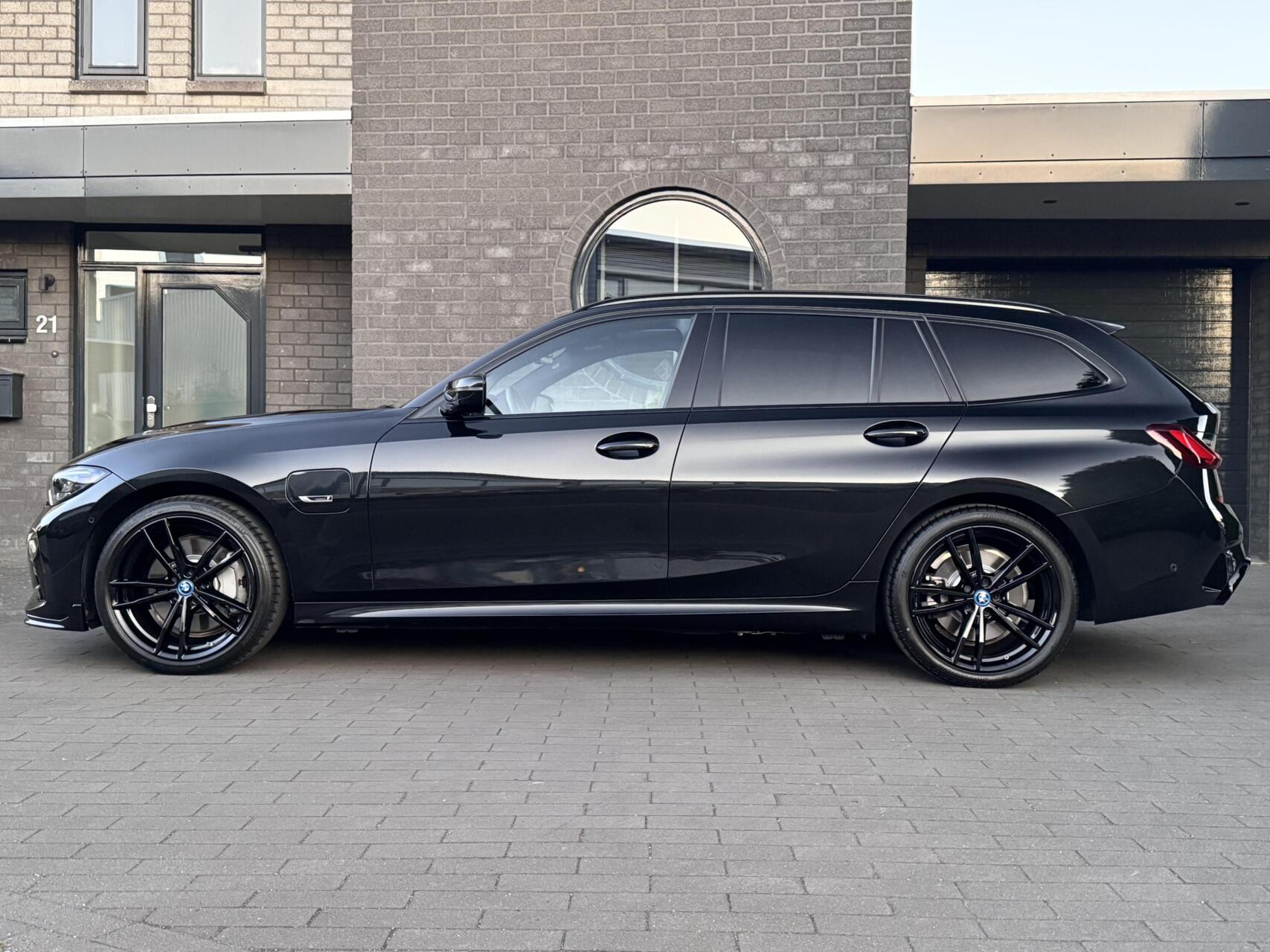 Foto van BMW 330e