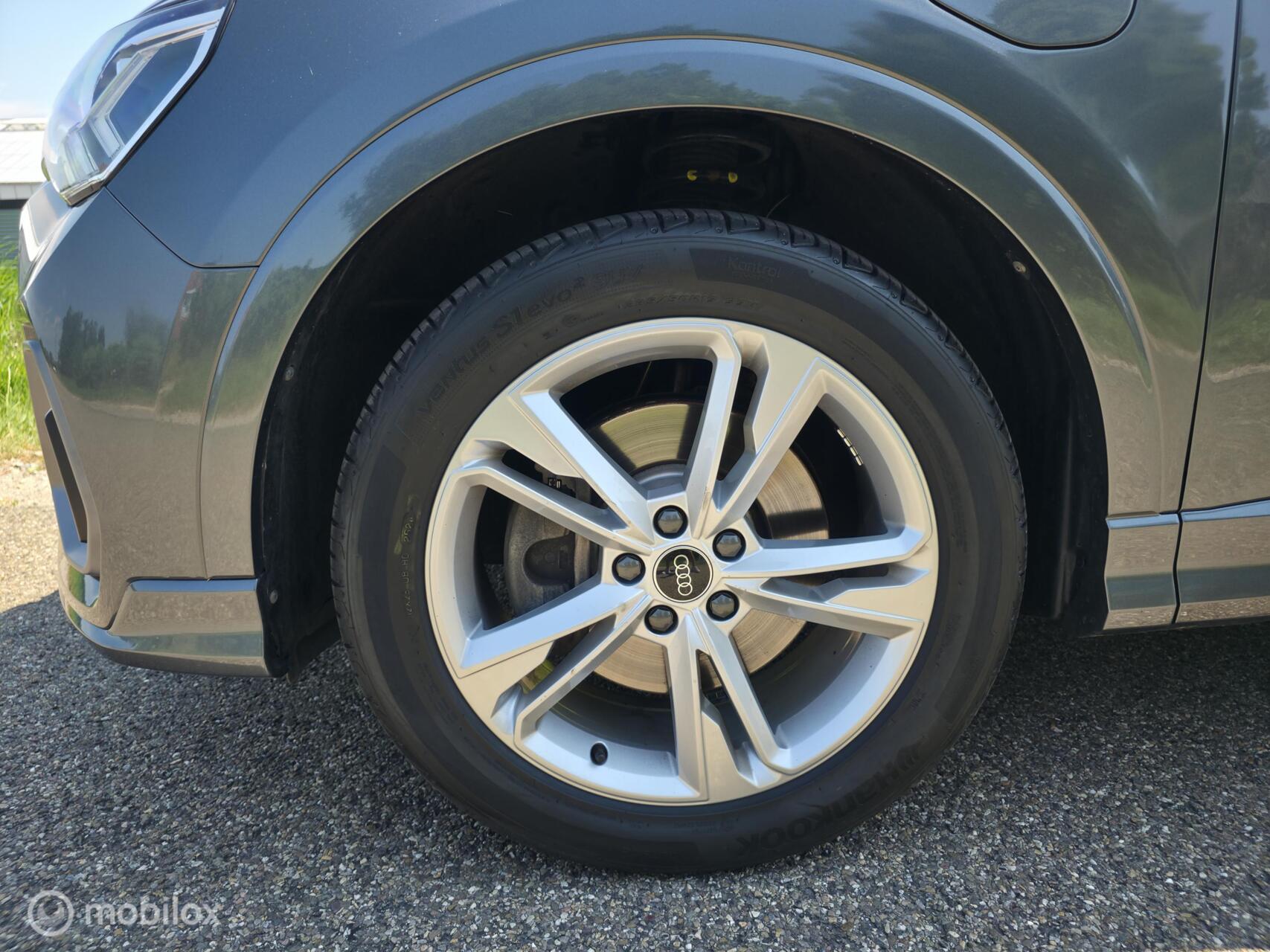 Foto van Audi Q3 E-tron