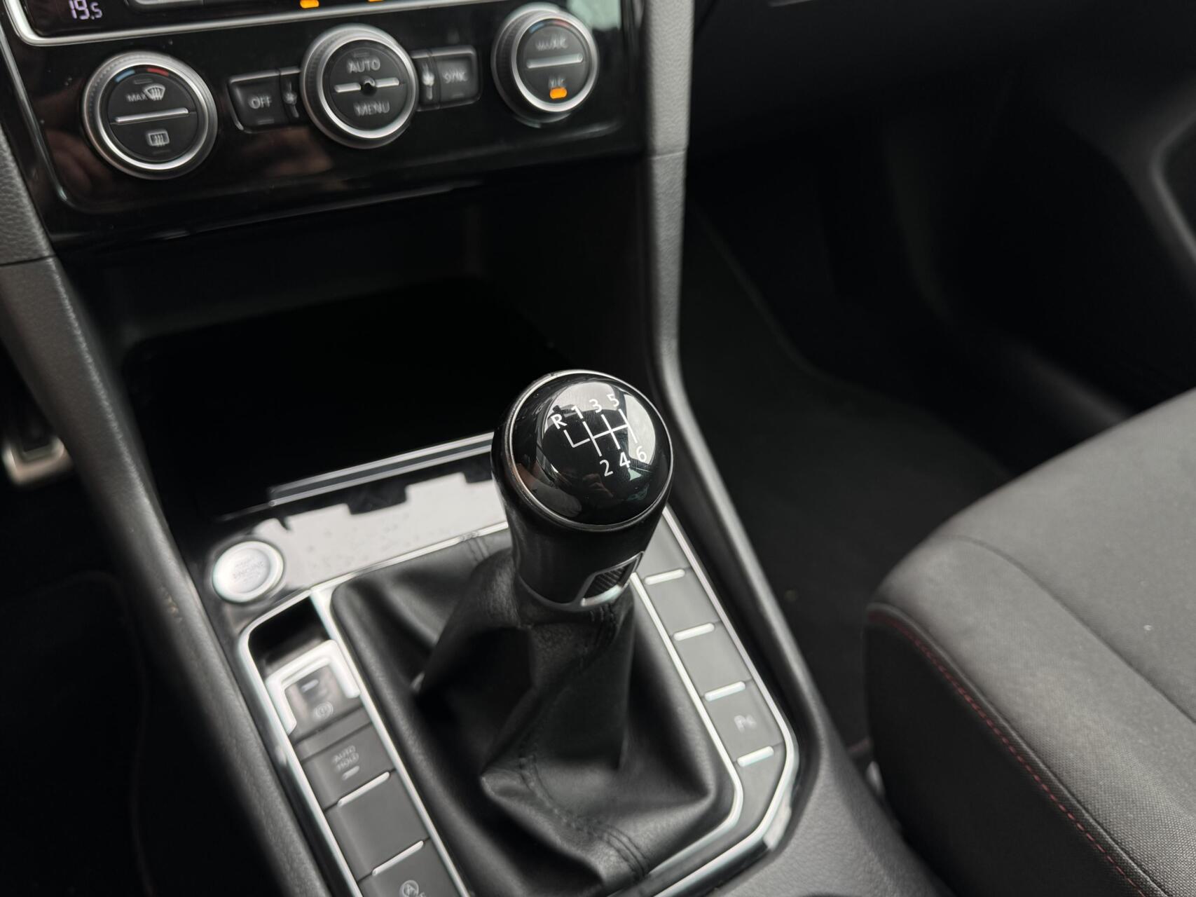 Foto van Volkswagen Golf Sportsvan
