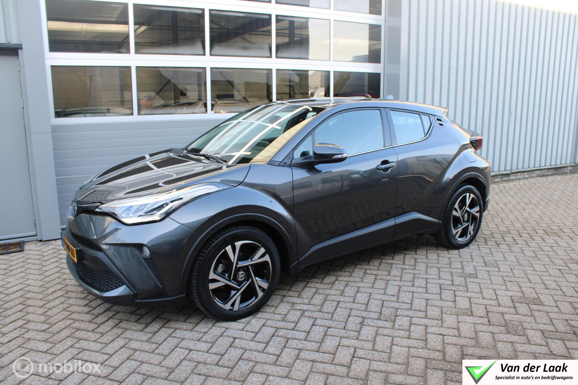 Toyota Toyota C-hr 2.0 Hybrid Dynamic | Trekhaak | 1e Eigenaar | Btw Auto. 2023 - voorkant