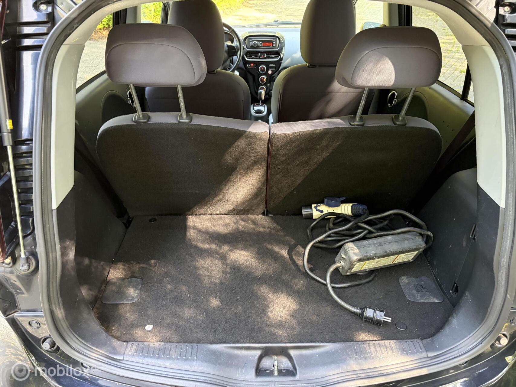 Foto van Peugeot Ion