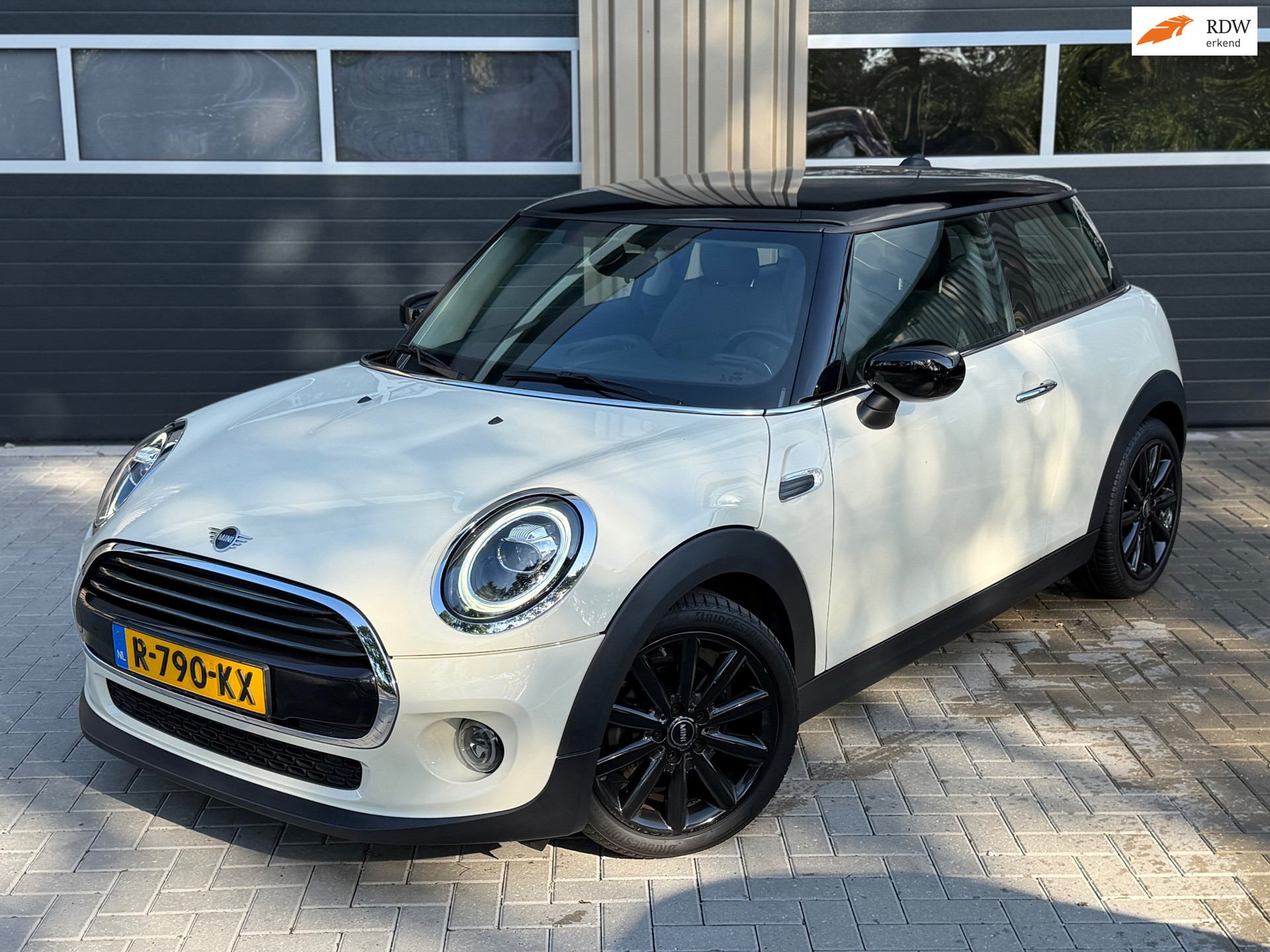 Mini Cooper 1.5 Cooper Chili 2020 - voorkant