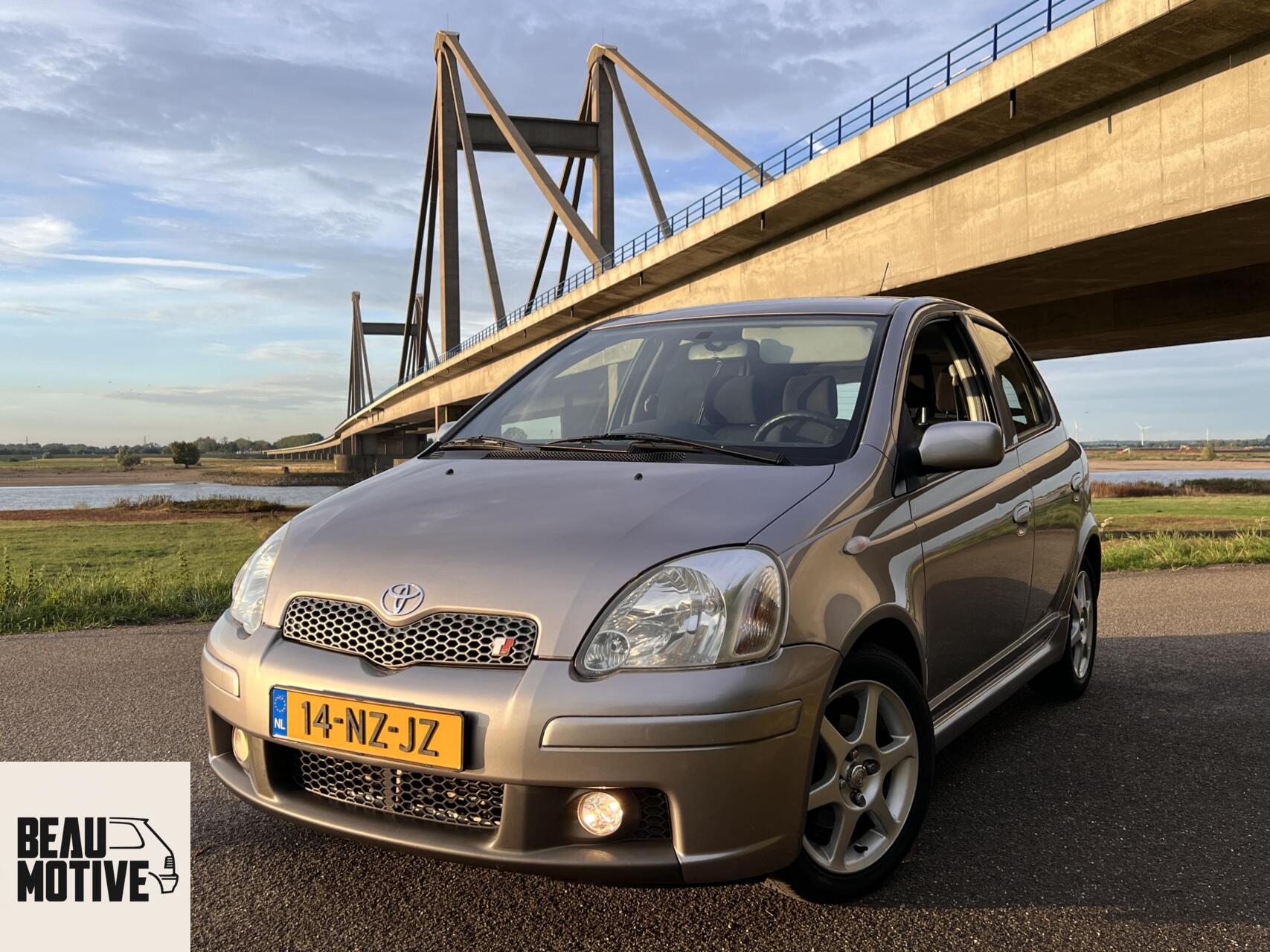 Toyota Toyota Yaris 1.5 VVT-i T-Sport >Facelift< 5-drs, Trekhaak 2004 - voorkant