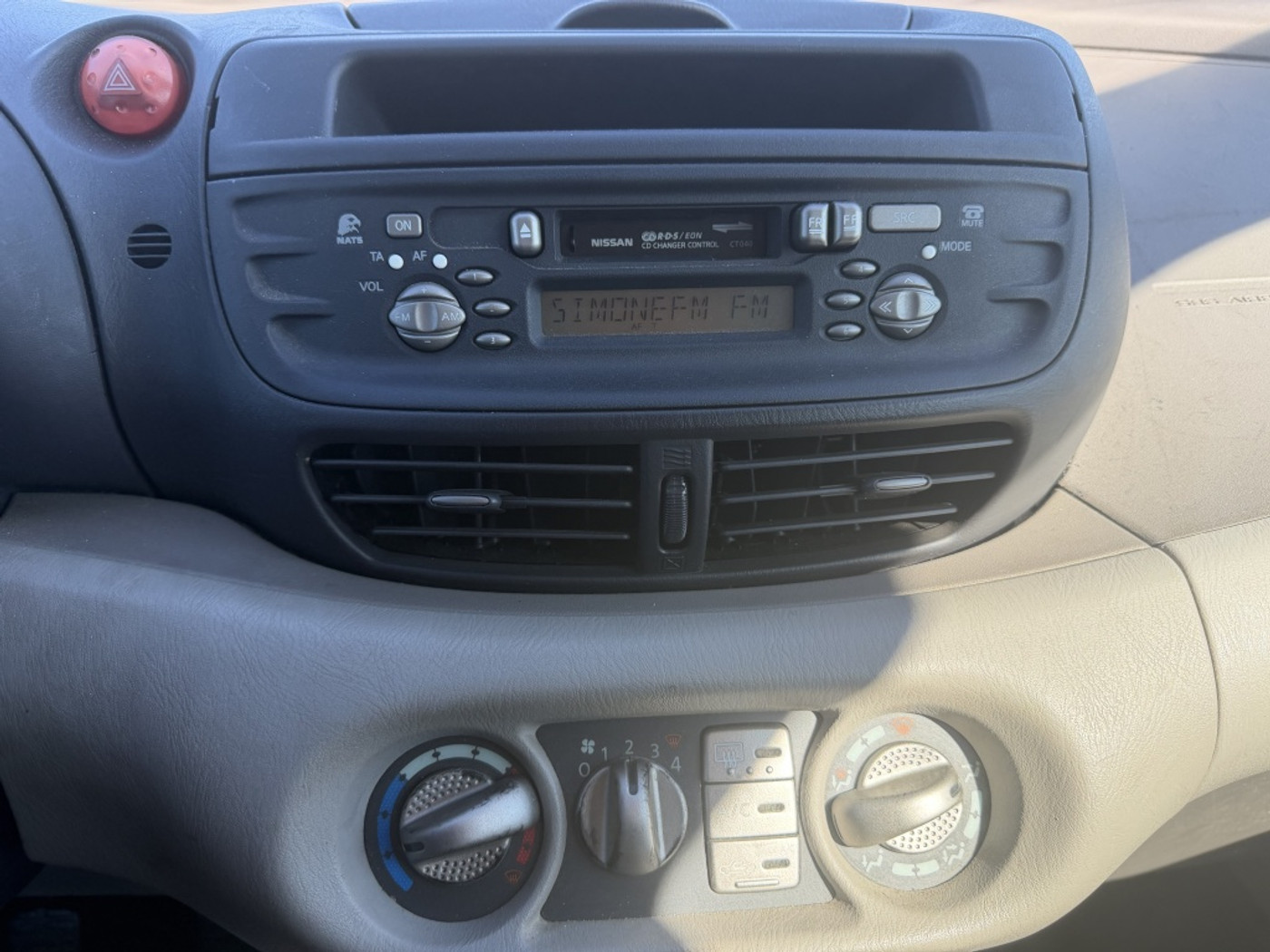Foto van Nissan Nissan Almera Tino