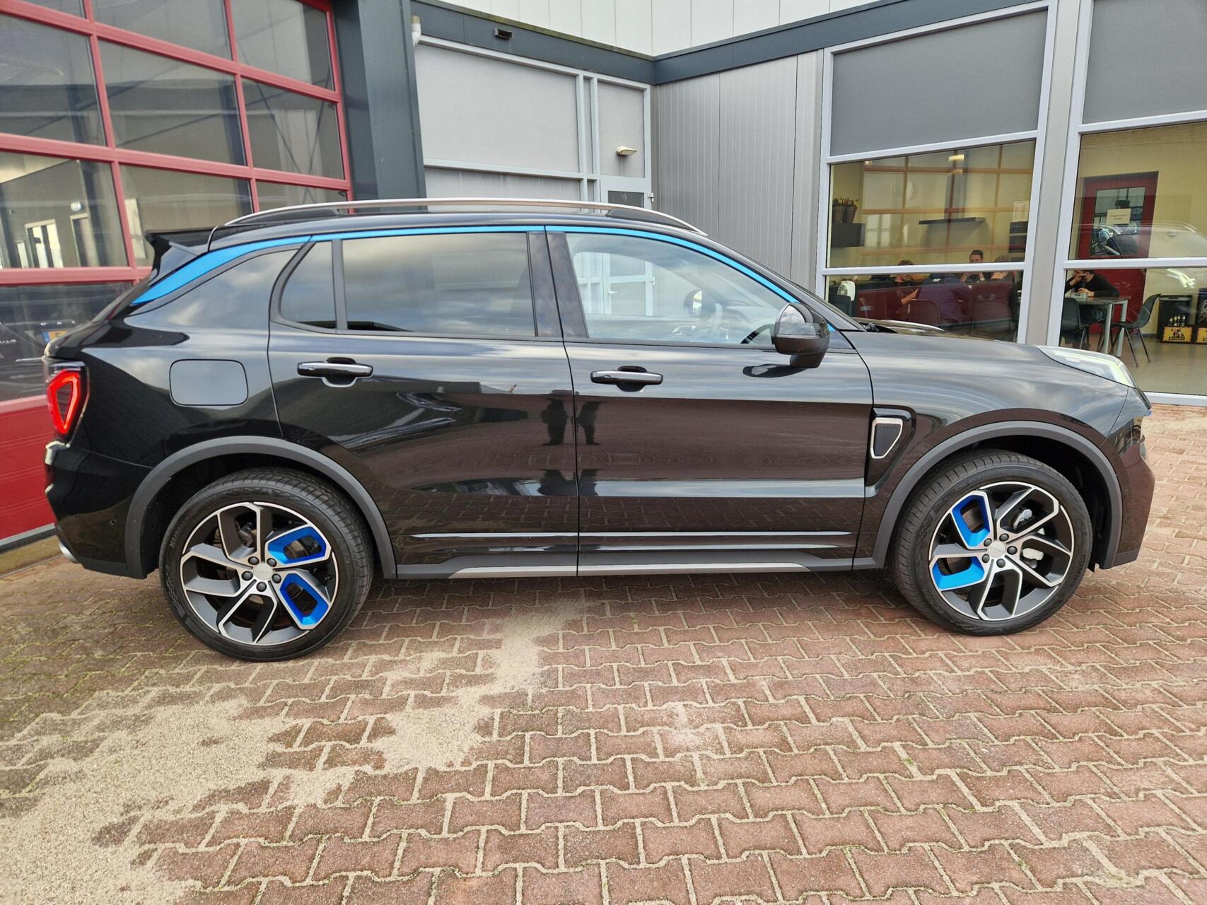 Foto van Lynk&co LYNK & Co 01
