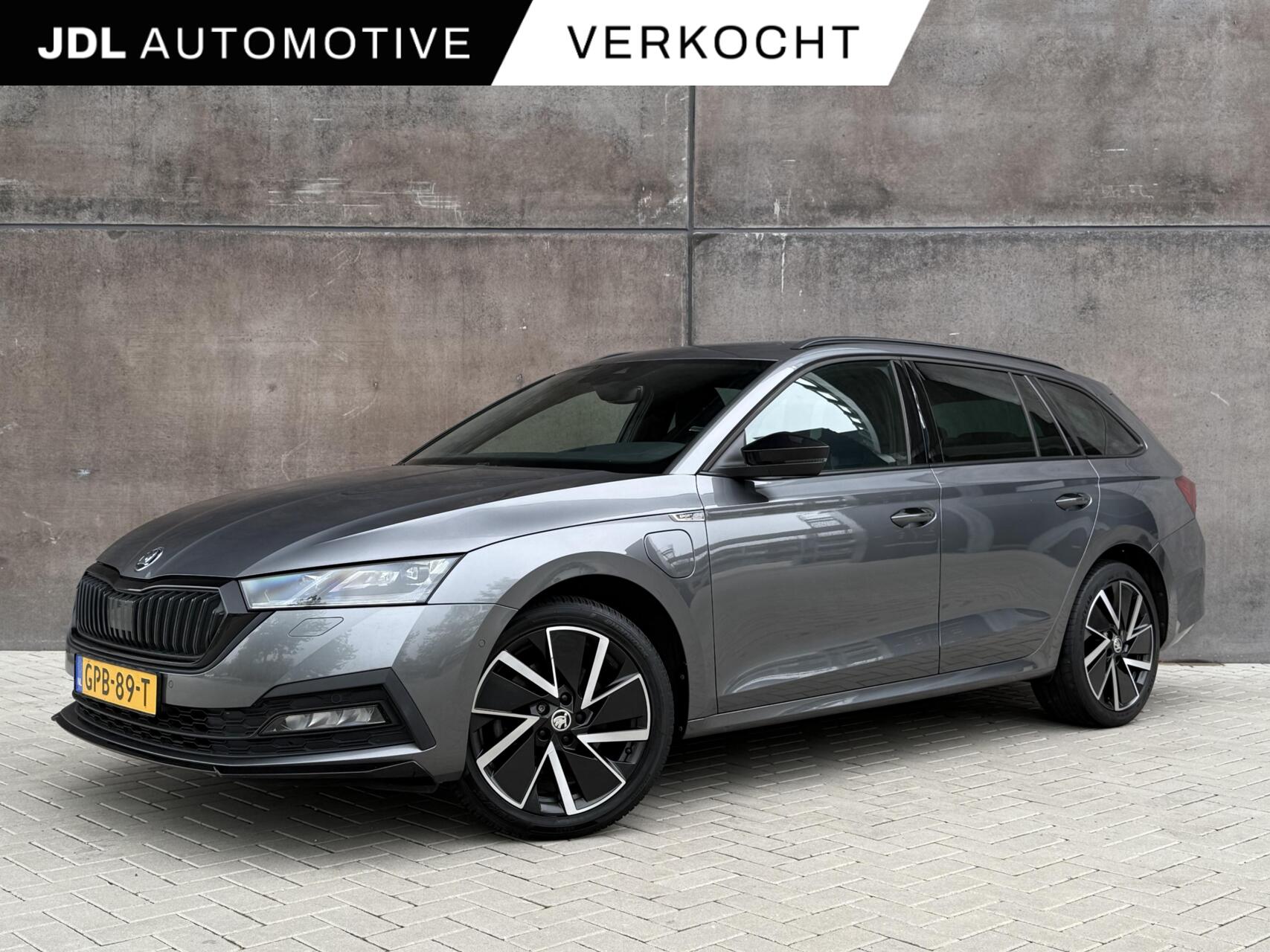 Skoda Octavia 1.4 TSI iV PHEV Sportline Business | HUD | Adaptieve Cruise | CarPlay | 1500KG Trekgewicht | 2022 - voorkant