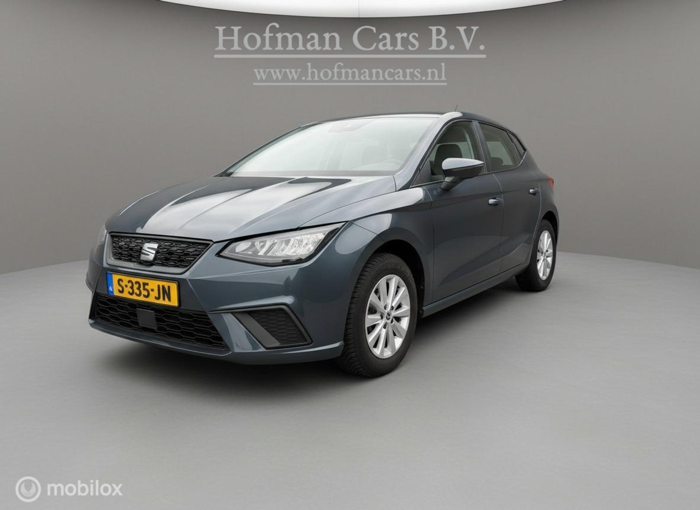Seat Ibiza 1.0 EcoTSI Style | NAP | Climate control | Nederlandse Auto | Donkergrijs Metallic | 2023 2023 - voorkant