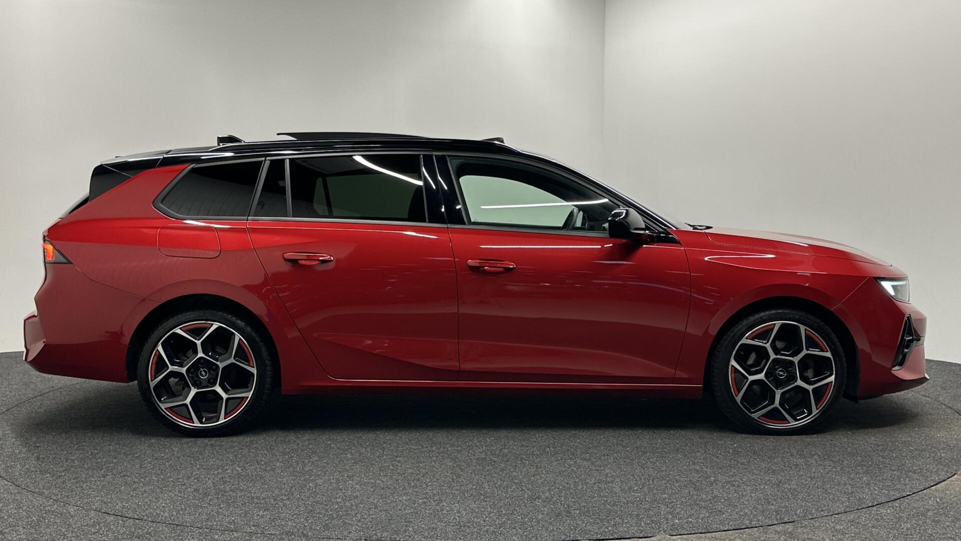 Foto van Opel Astra Sports Tourer