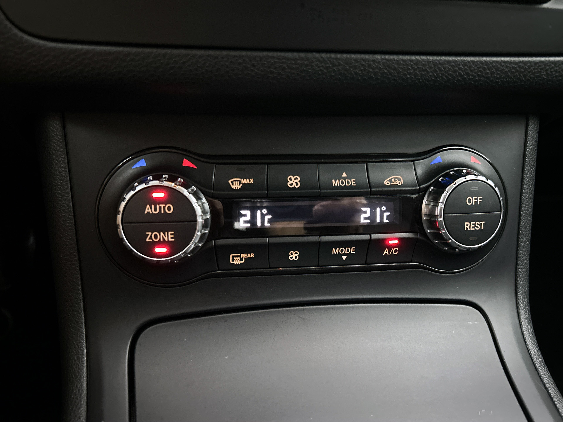 Foto van Mercedes-Benz B 180