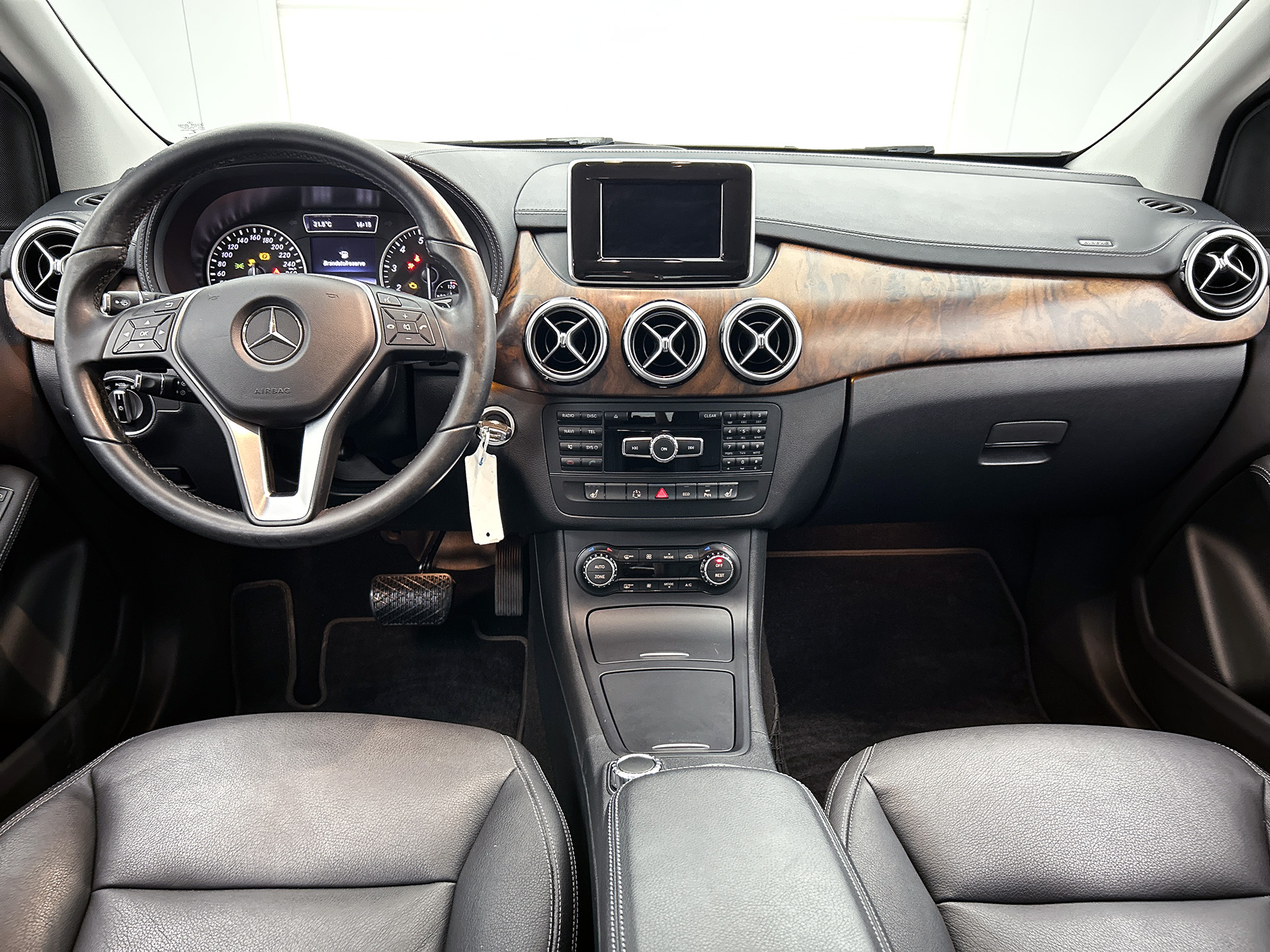 Foto van Mercedes-Benz B 180