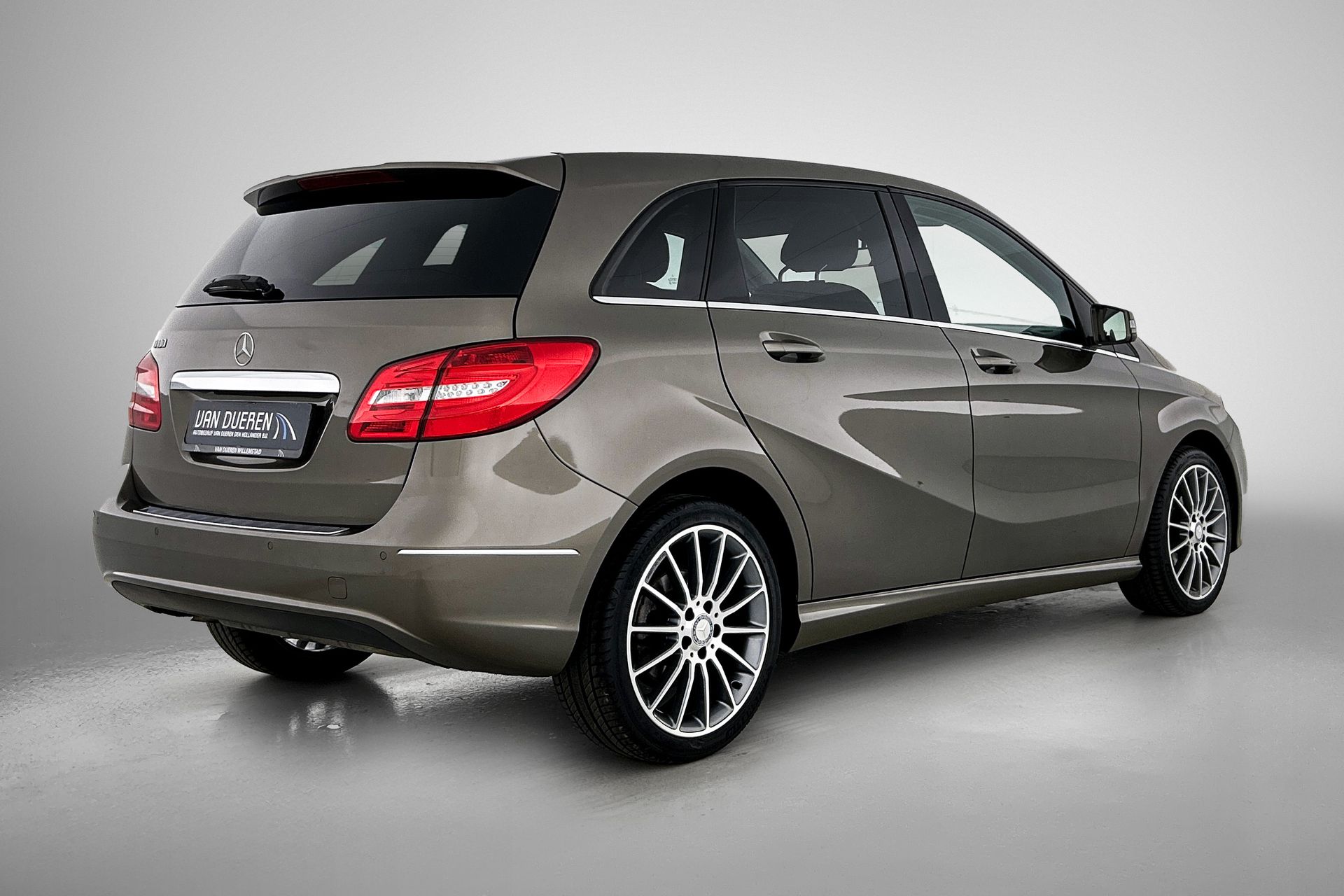 Foto van Mercedes-Benz B 180