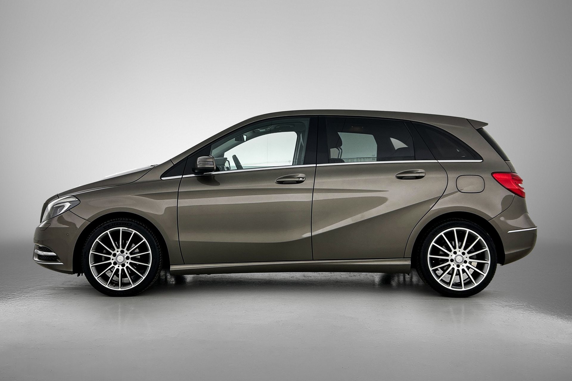 Foto van Mercedes-Benz B 180