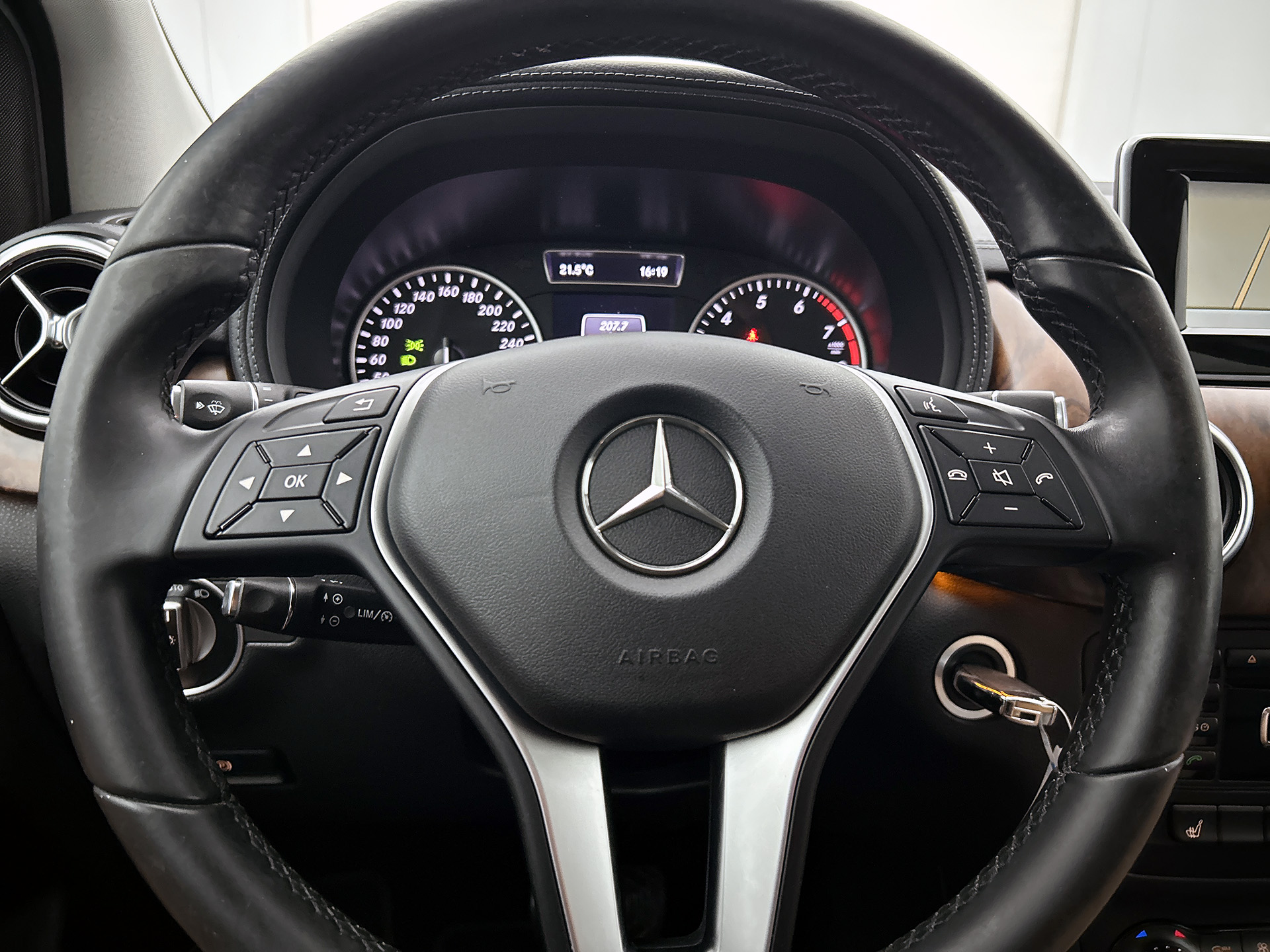Foto van Mercedes-Benz B 180
