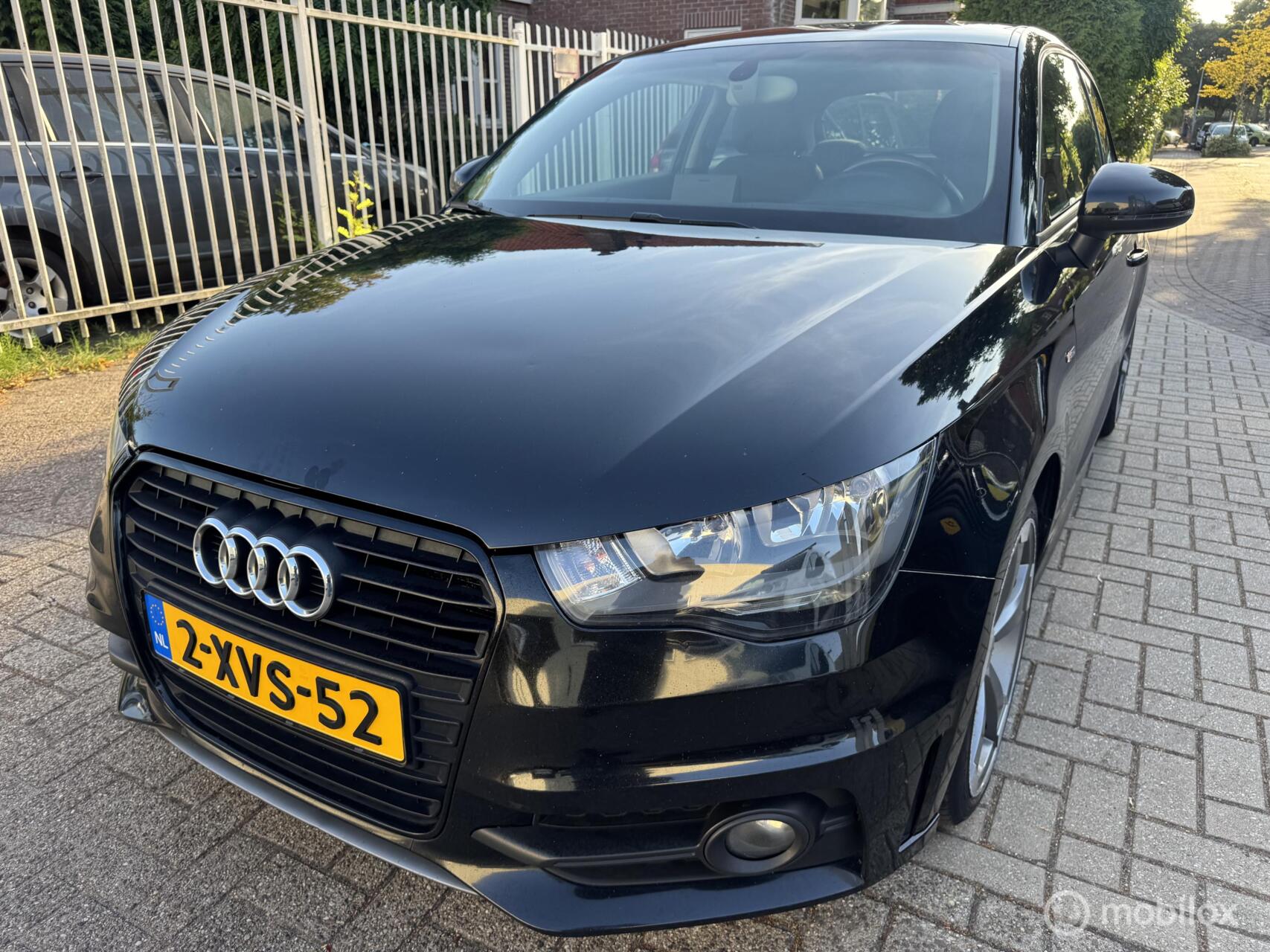 Audi A1 1.6 TDI Admired 2014 - voorkant