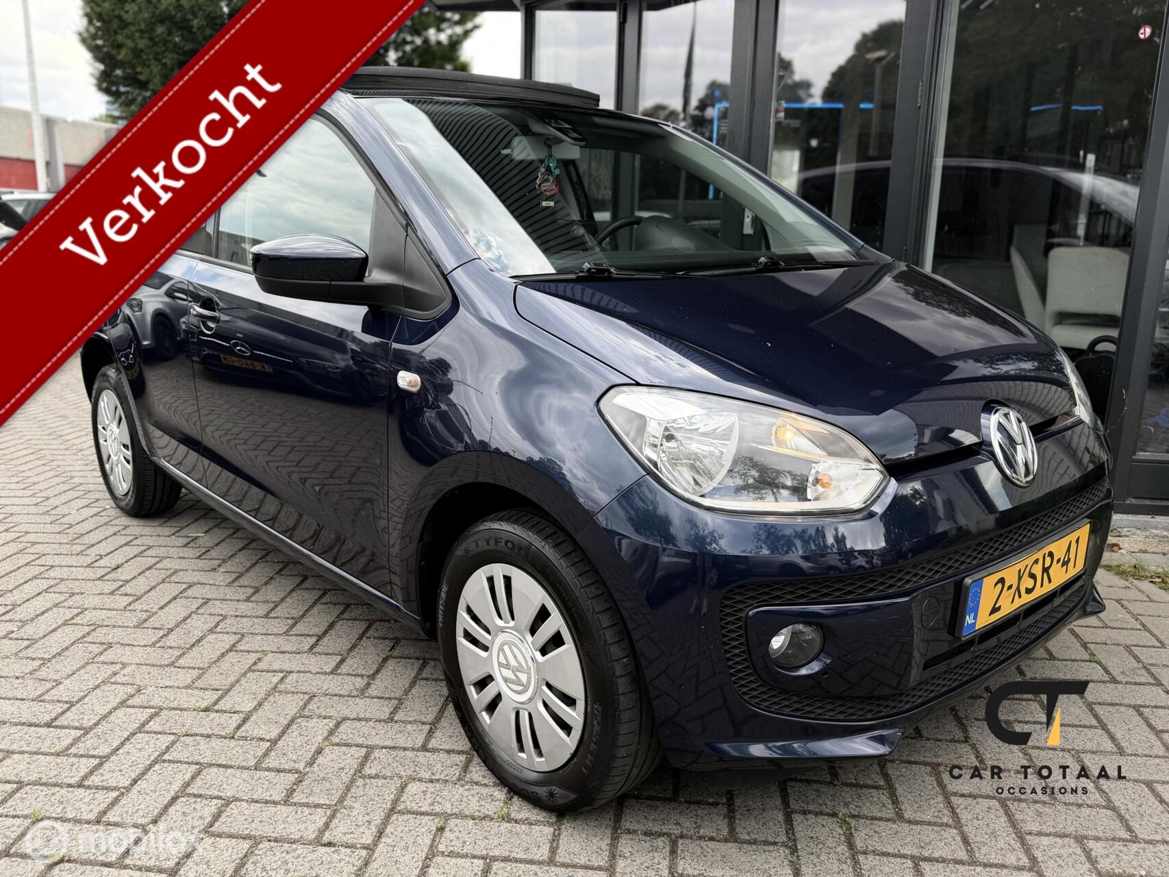 Volkswagen Up 1.0 high up! BlueMotion|PANO|AIRCO|NAVI|APK| 2014 - voorkant