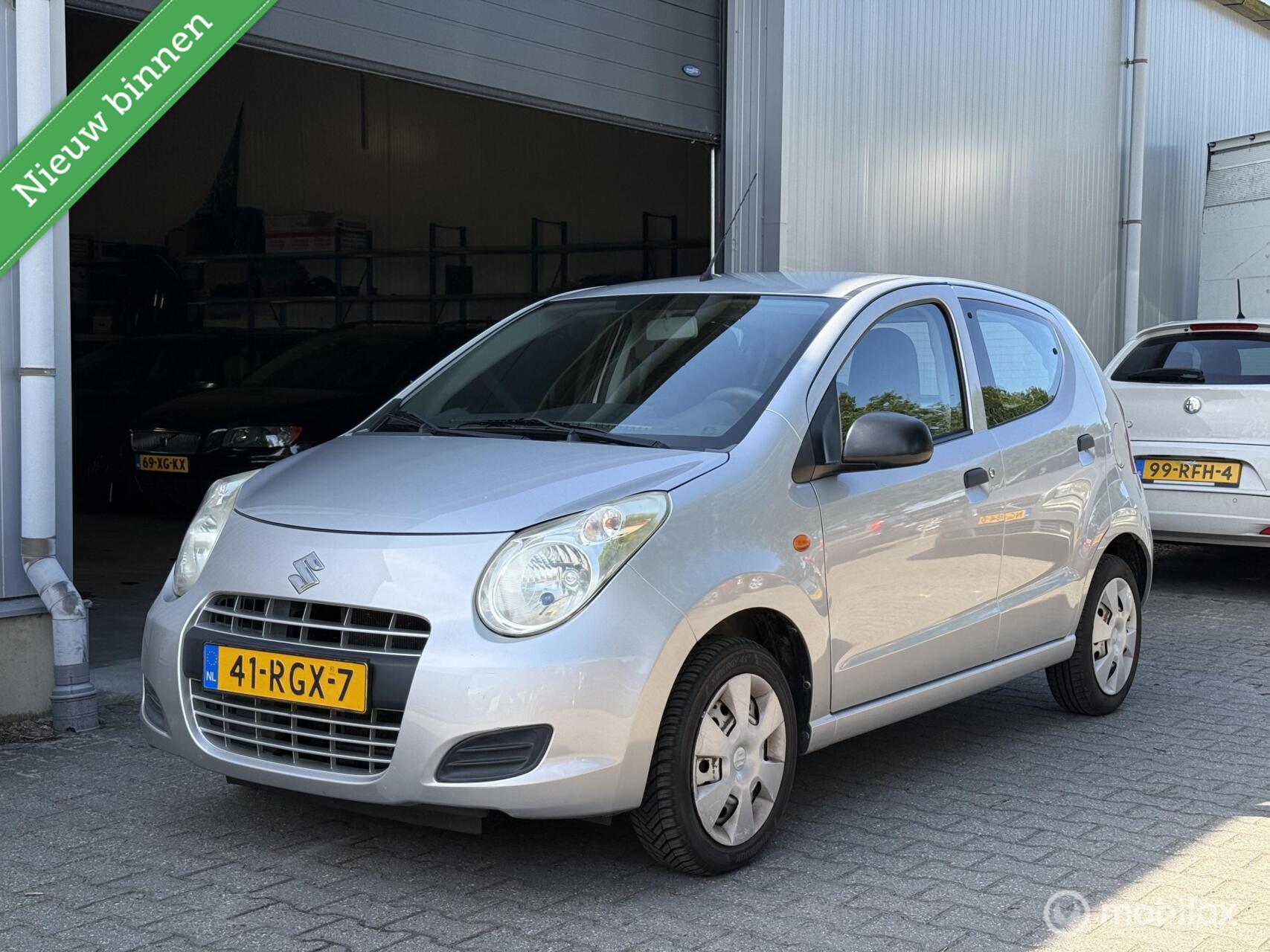 Suzuki Alto 1.0 Base 2011 - voorkant