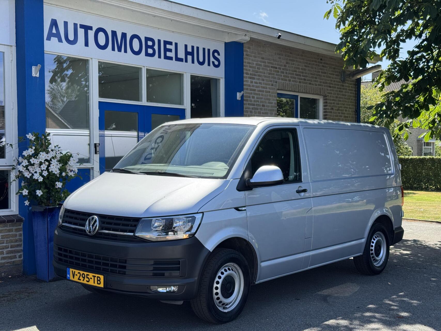 Volkswagen Transporter 2.0 TDI L1H1 | Automaat | Carplay | Camera 2018 - voorkant