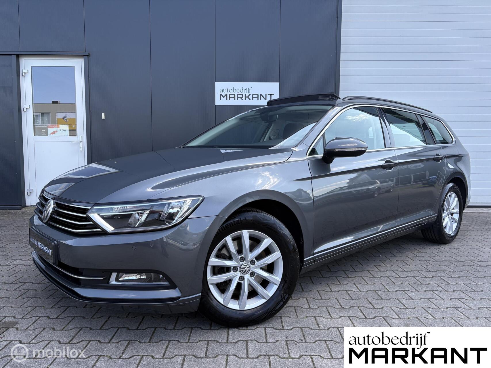 Volkswagen Passat 1.4 TSI Panorama / Trekhaak / Navi 2015 - voorkant