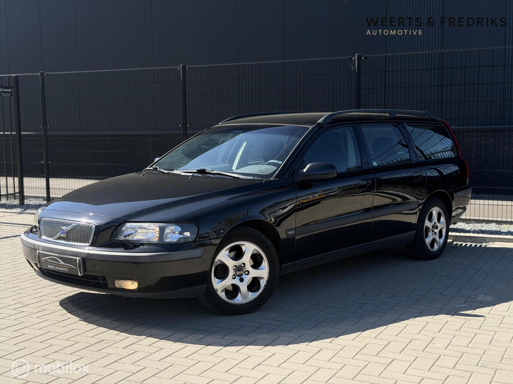 Volvo V70 2.4 |AUT|NWE DISTRIBUTIE|LEDER|STOELVW|CRUISE|NAP 2002 - voorkant
