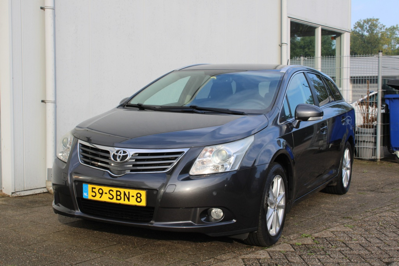 Toyota Toyota Avensis 2.0 VVTi Business 2011 - voorkant