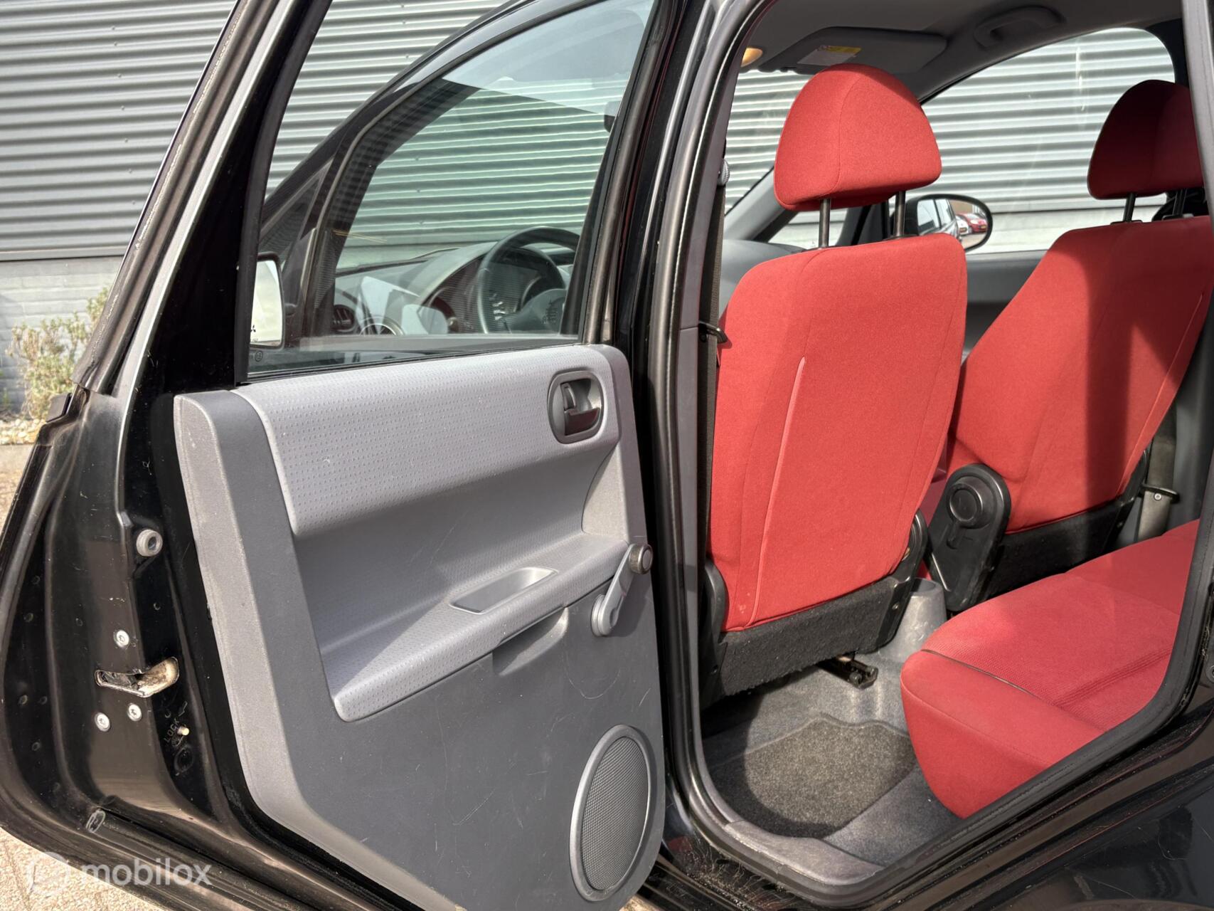 Foto van Mitsubishi Mitsubishi Colt