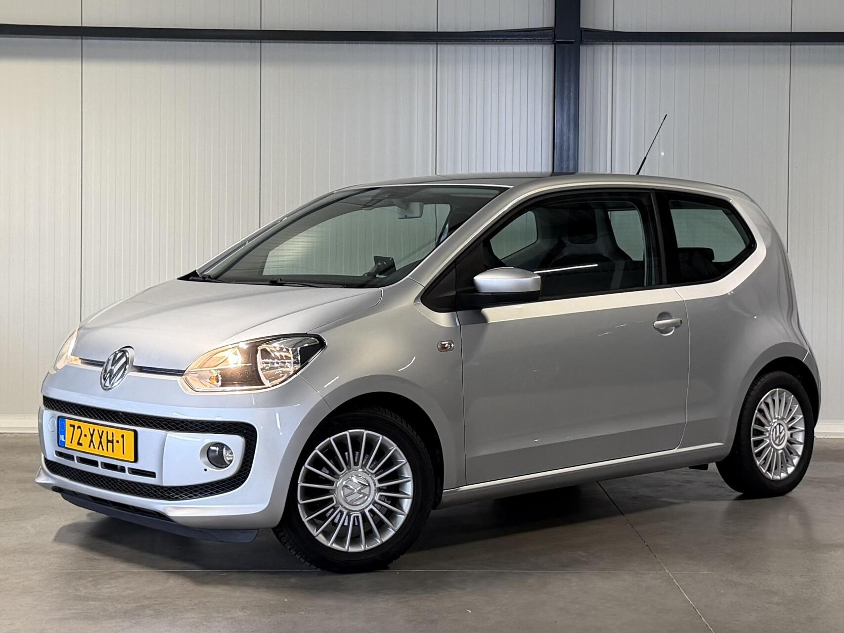 Volkswagen Up 1.0 high up! BlueMotion Airco Cruise Navi PDC 2012 - voorkant