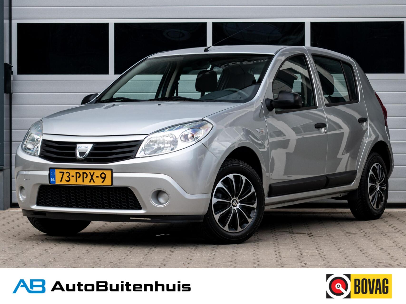 Dacia Sandero 1.2 Ambiance |NIEUWE APK & BEURT|AIRCO|ELEKTRISCHE RAMEN|BLUETOOTH 2011 - voorkant