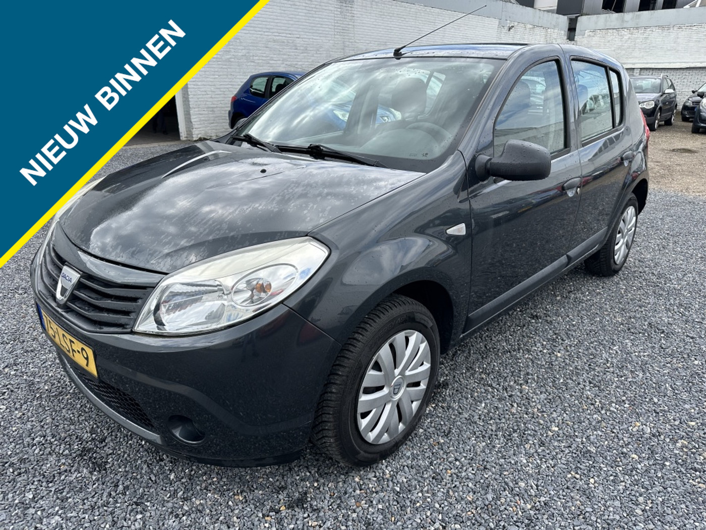 Dacia Sandero 1.2 Ambiance 2010 - voorkant