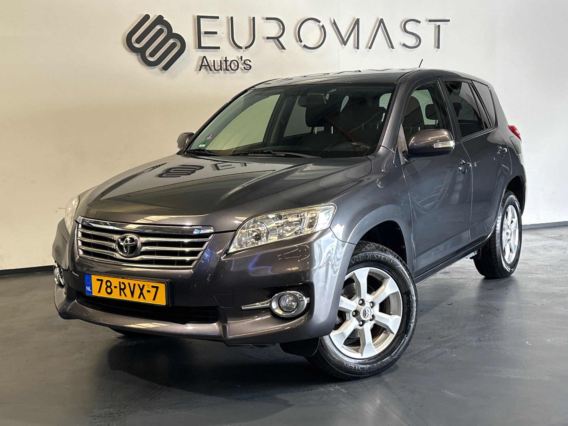 Toyota Toyota Rav4 2.0 VVTi Dynamic 2WD 1ste Eigenaar | Airco | Trekhaak | Trekhaak | Dealer onderhouden 2011 - voorkant