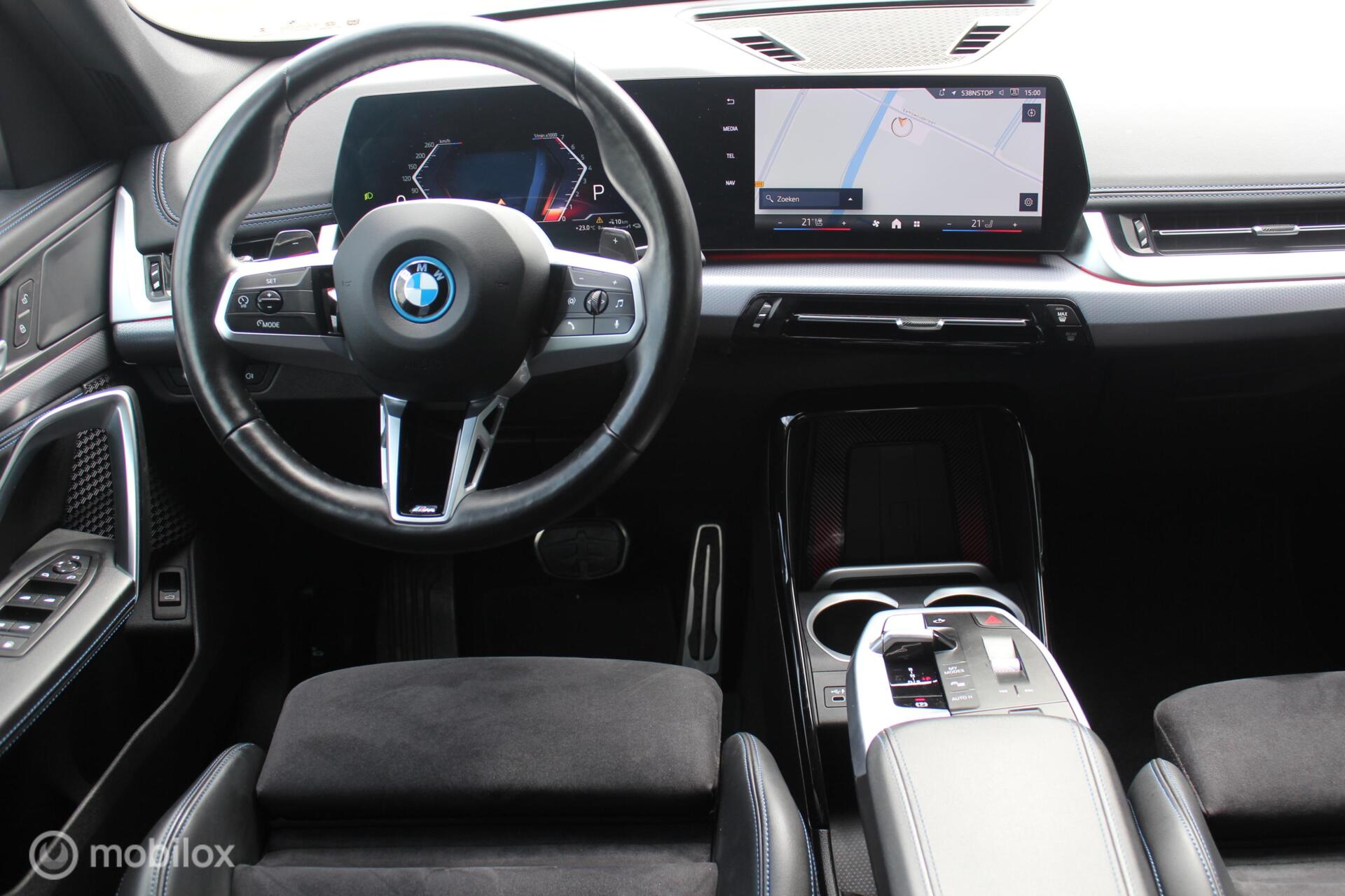 Foto van BMW X1 Xdrive25e
